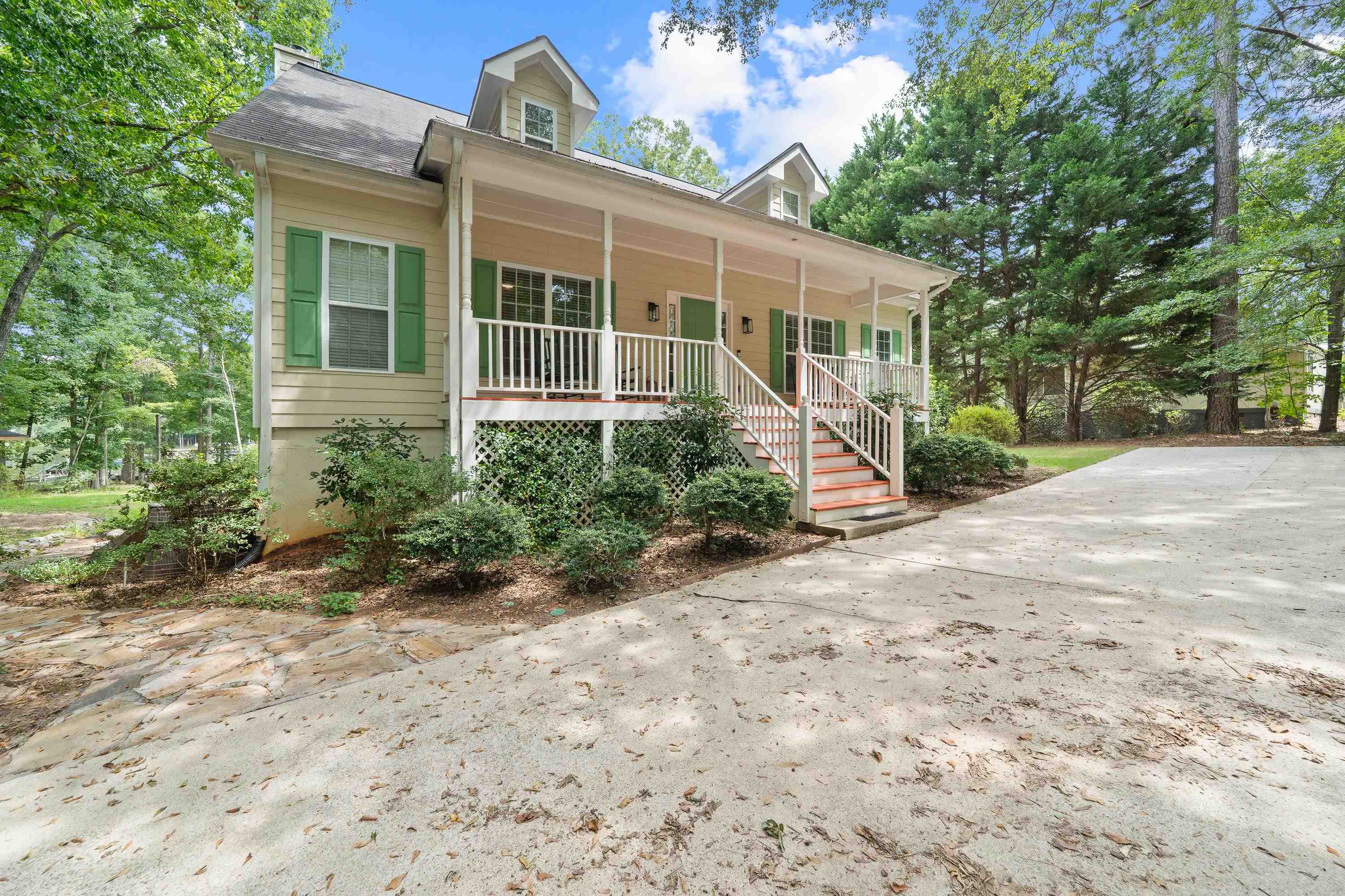 536 RIVERLAKE DRIVE
