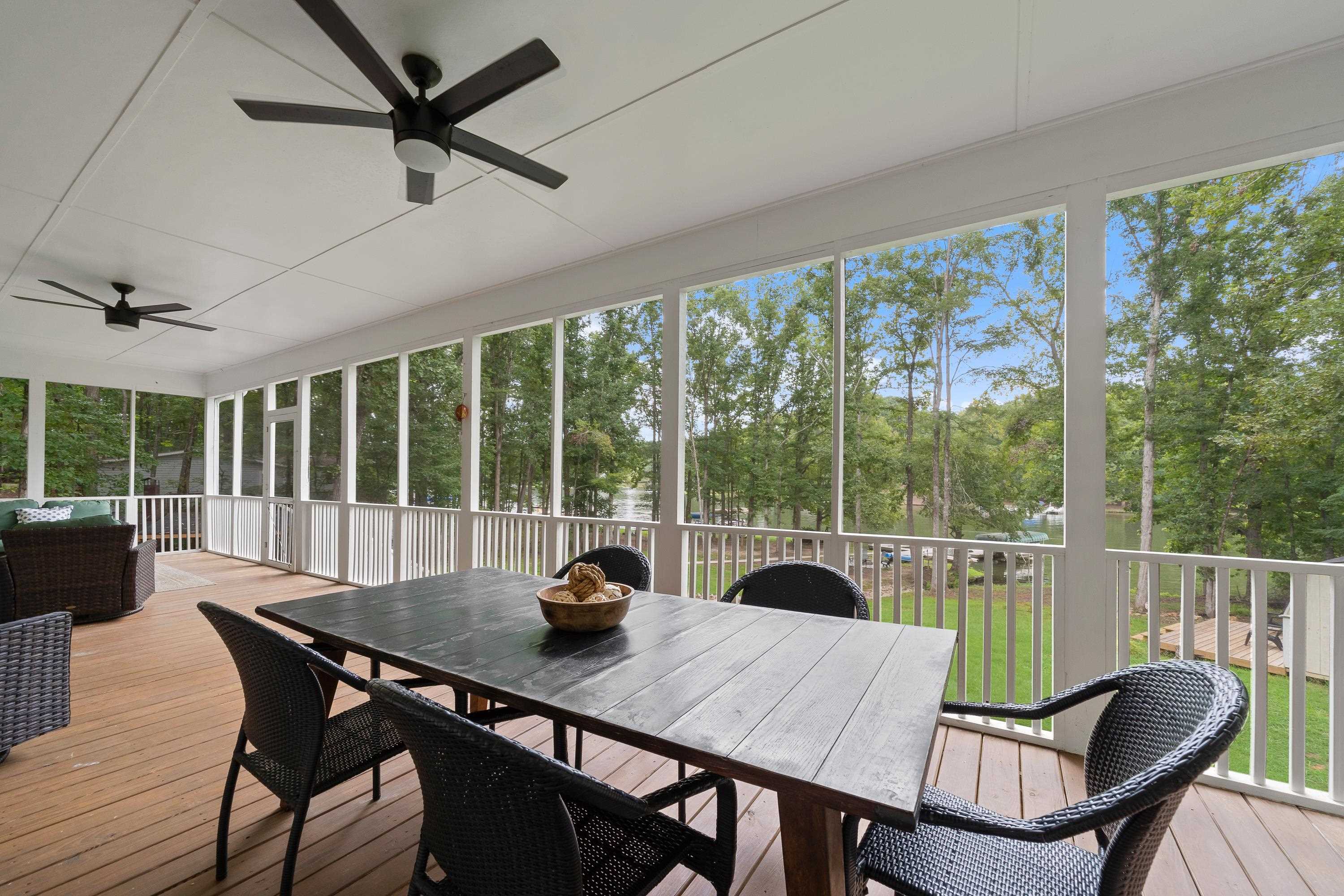 536 RIVERLAKE DRIVE