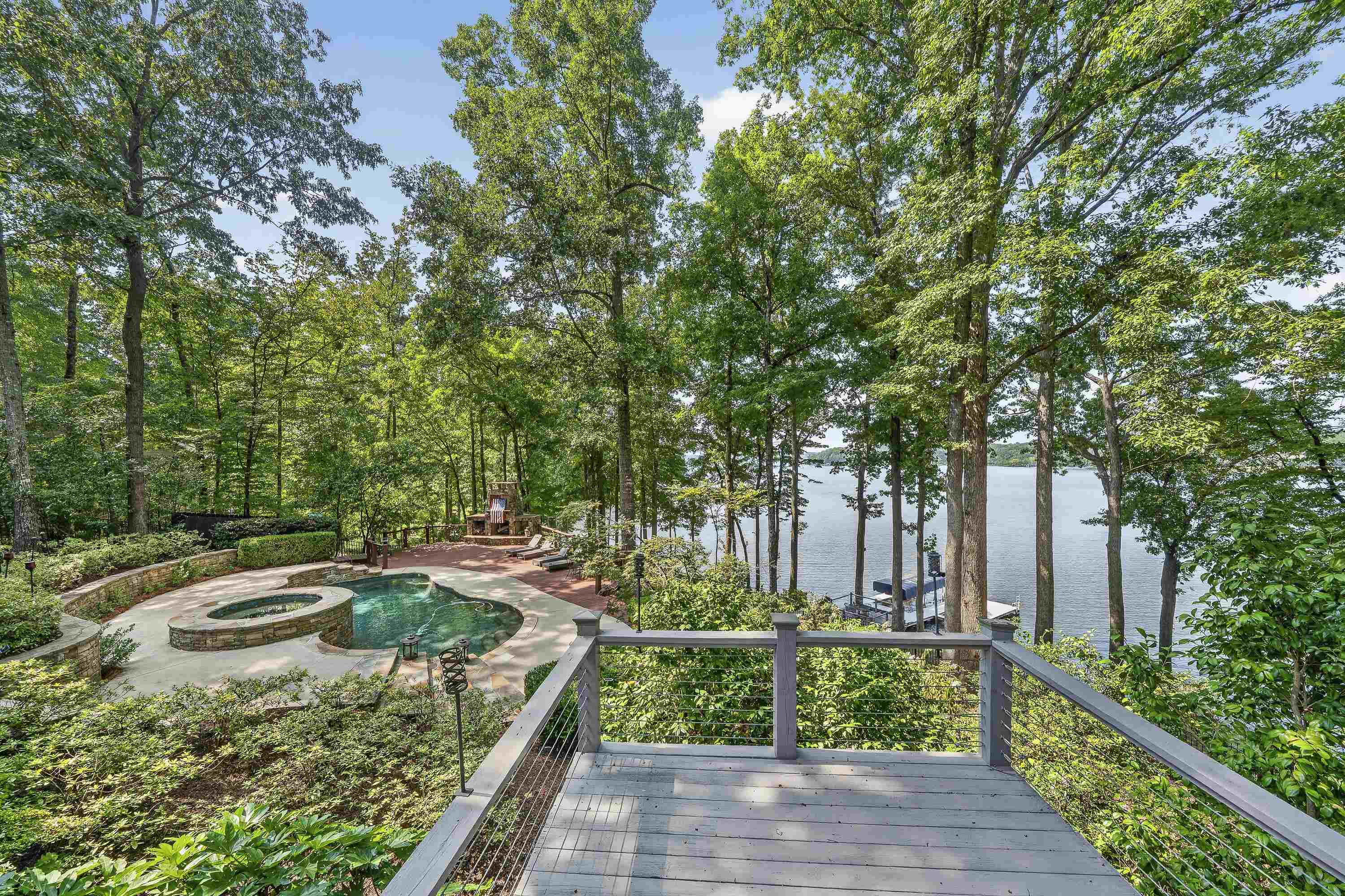 1660 APALACHEE WOODS TRAIL