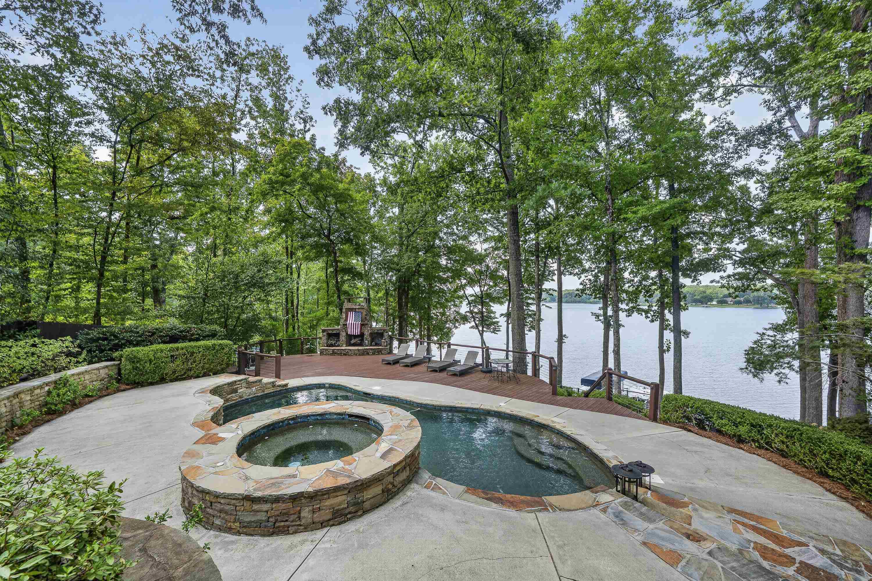 1660 APALACHEE WOODS TRAIL