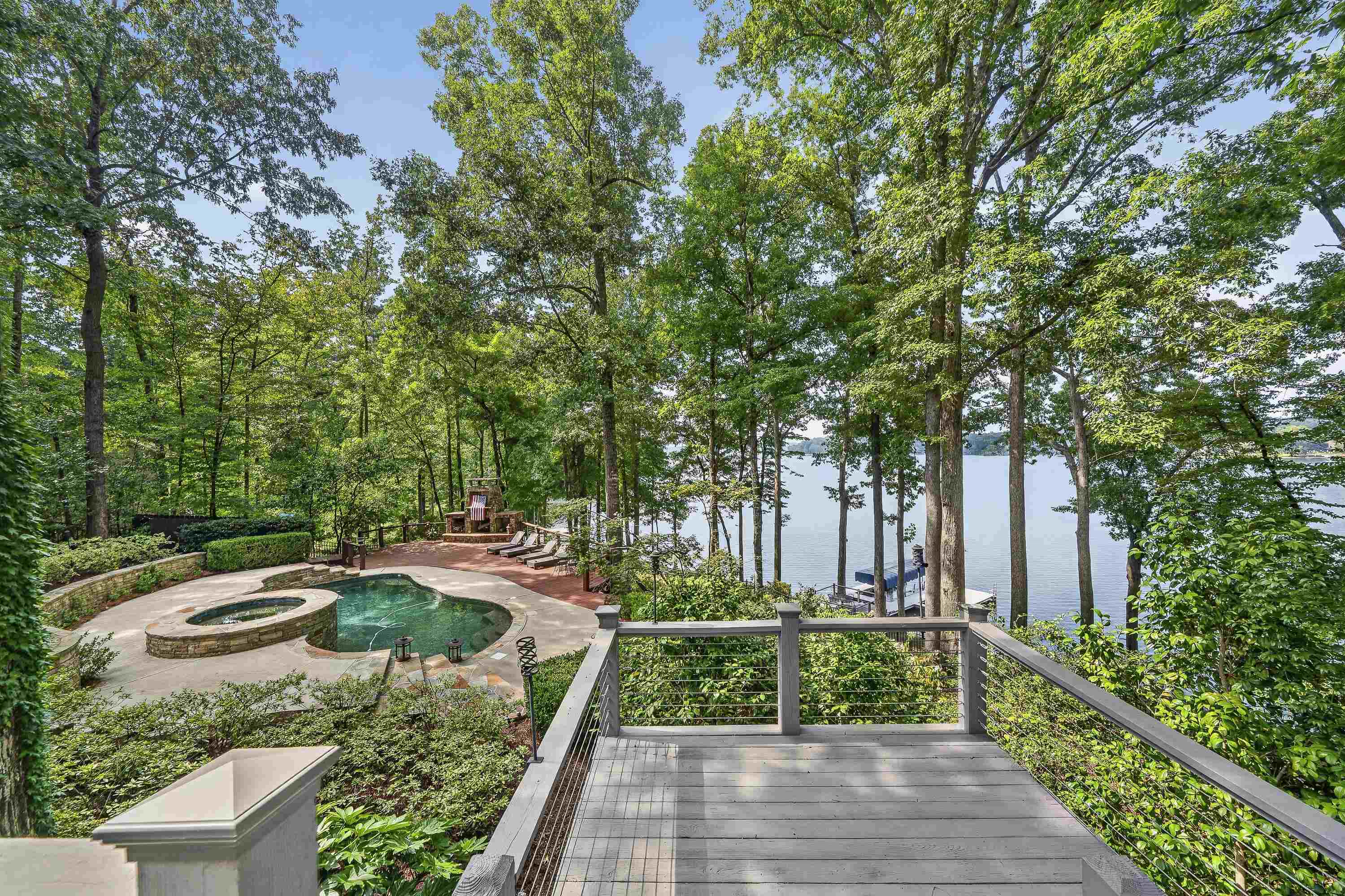 1660 APALACHEE WOODS TRAIL