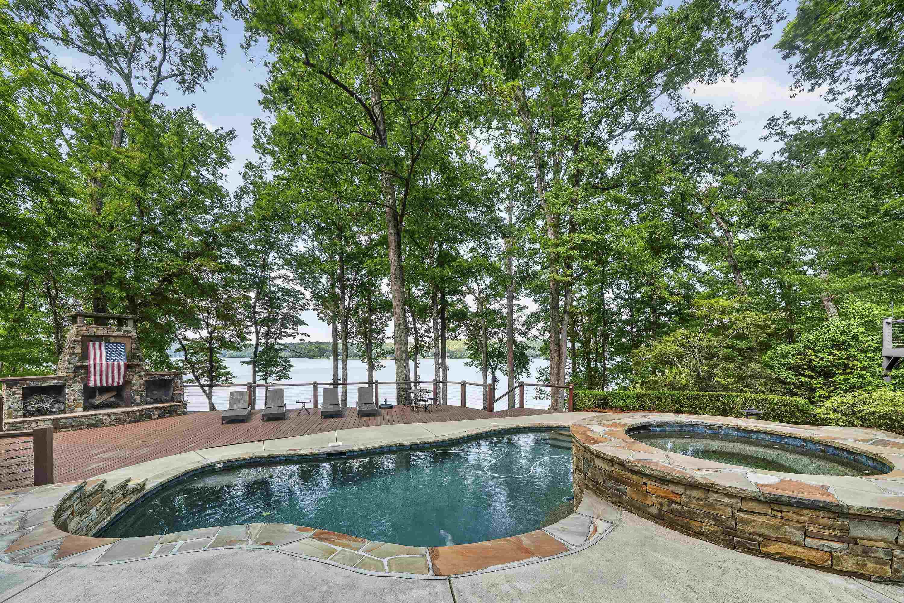 1660 APALACHEE WOODS TRAIL