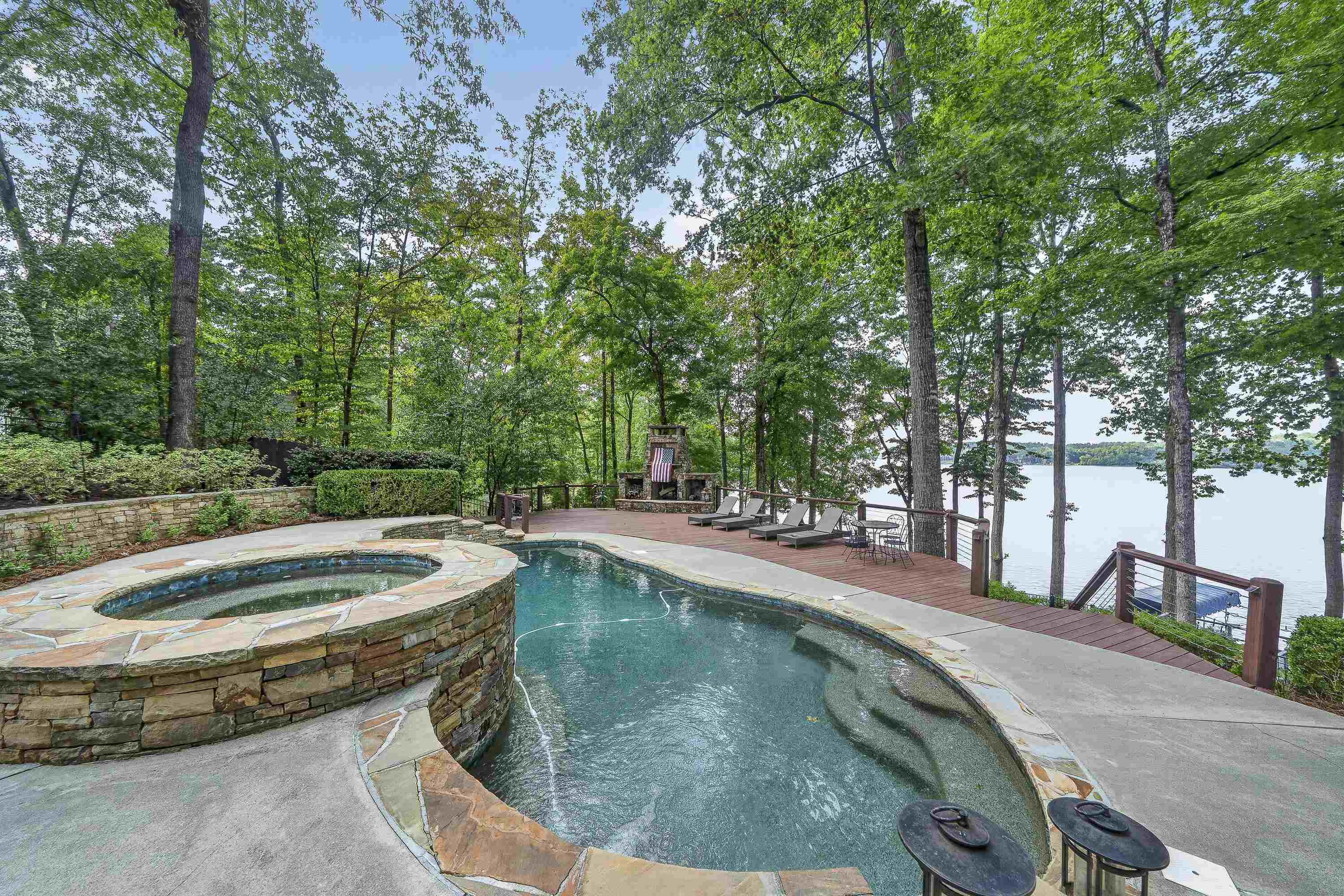 1660 APALACHEE WOODS TRAIL