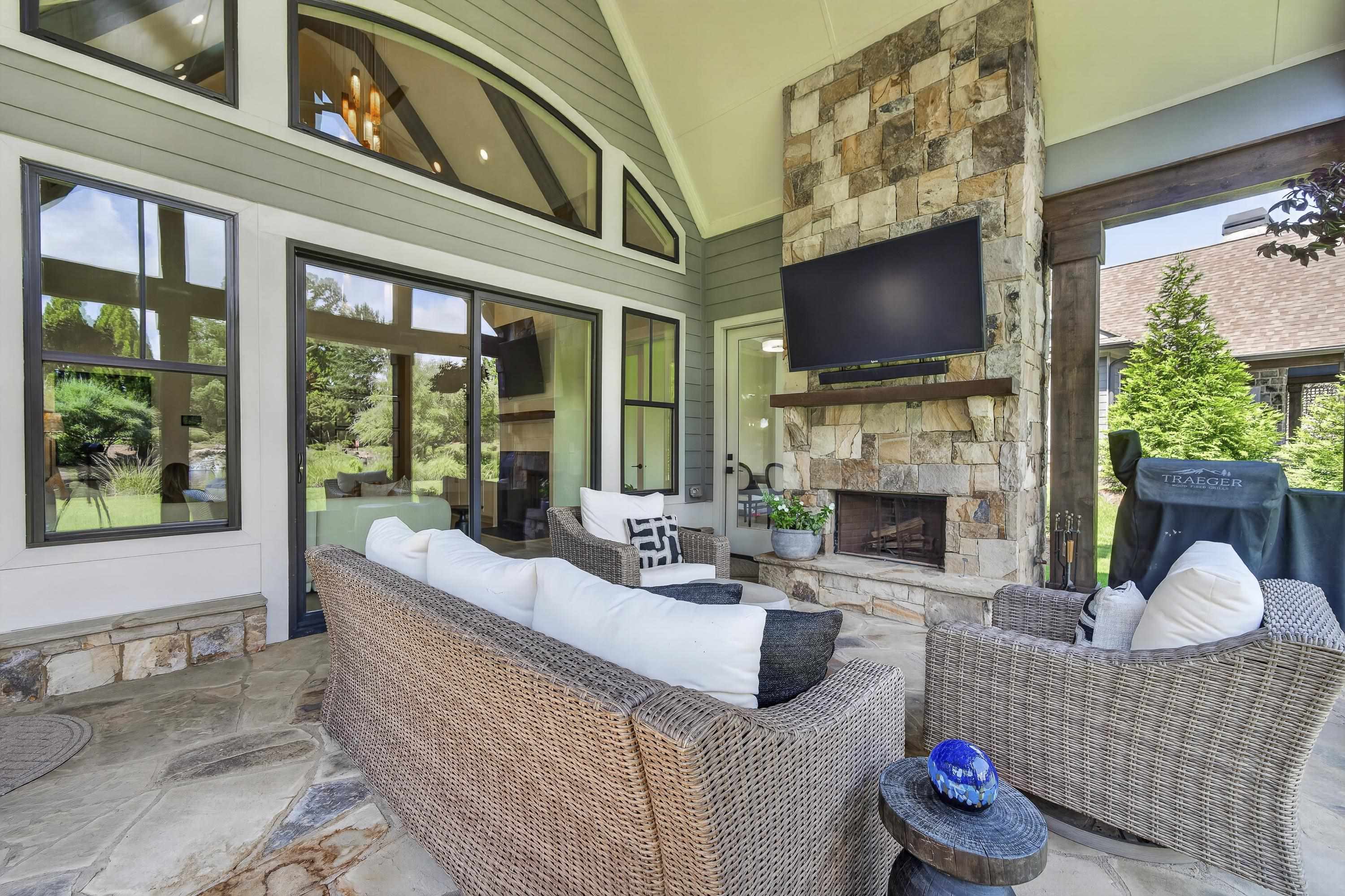 133 ARBORS LANE