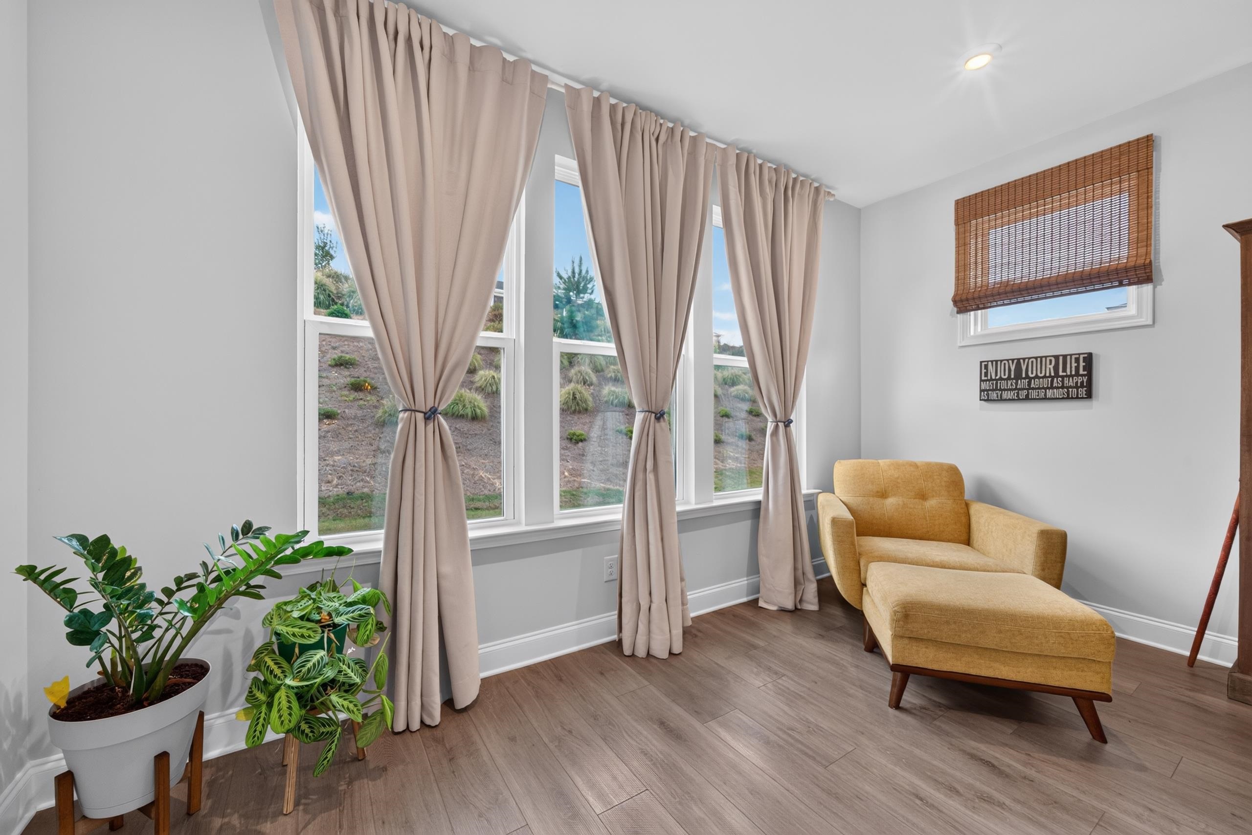 1228 CYPRESS WAY