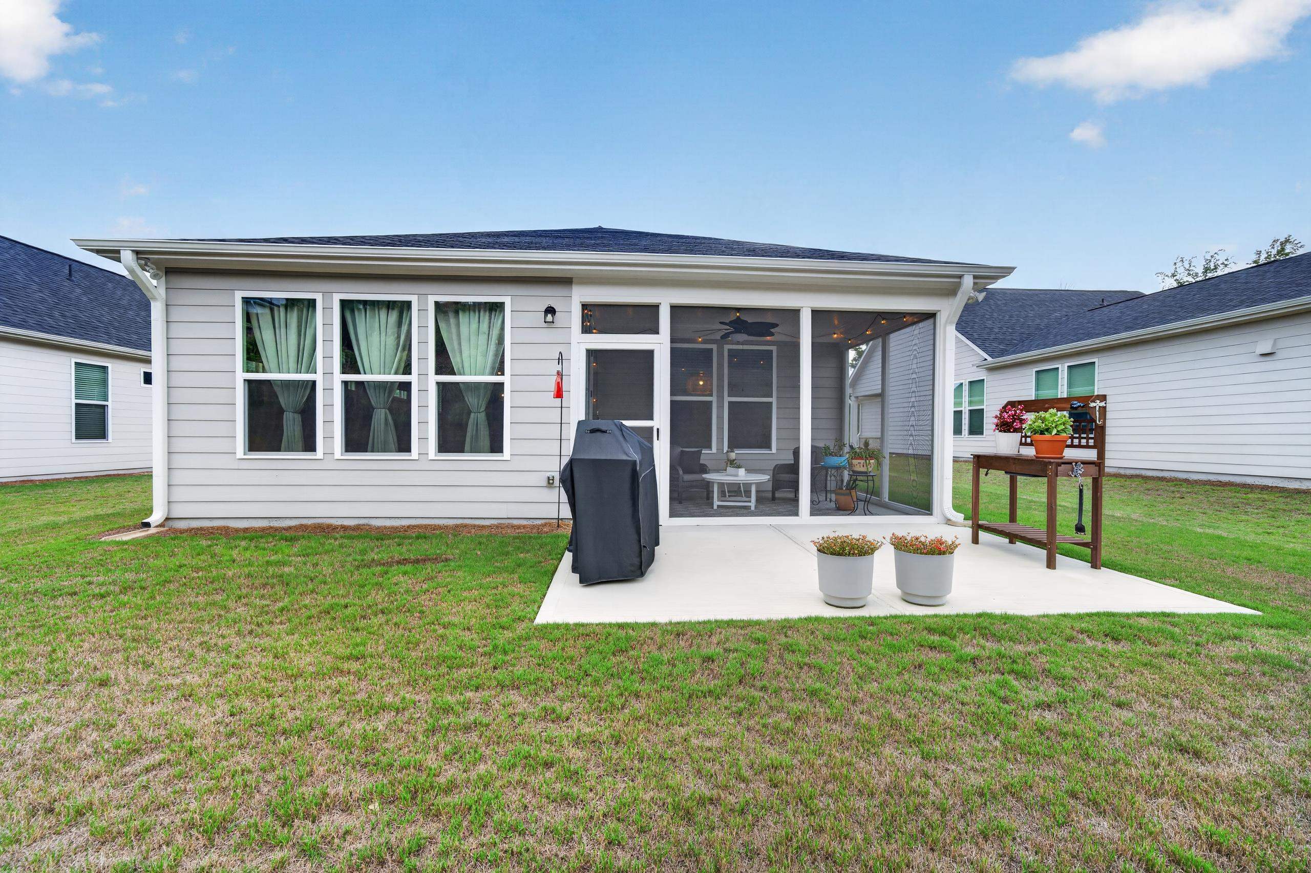 1228 CYPRESS WAY