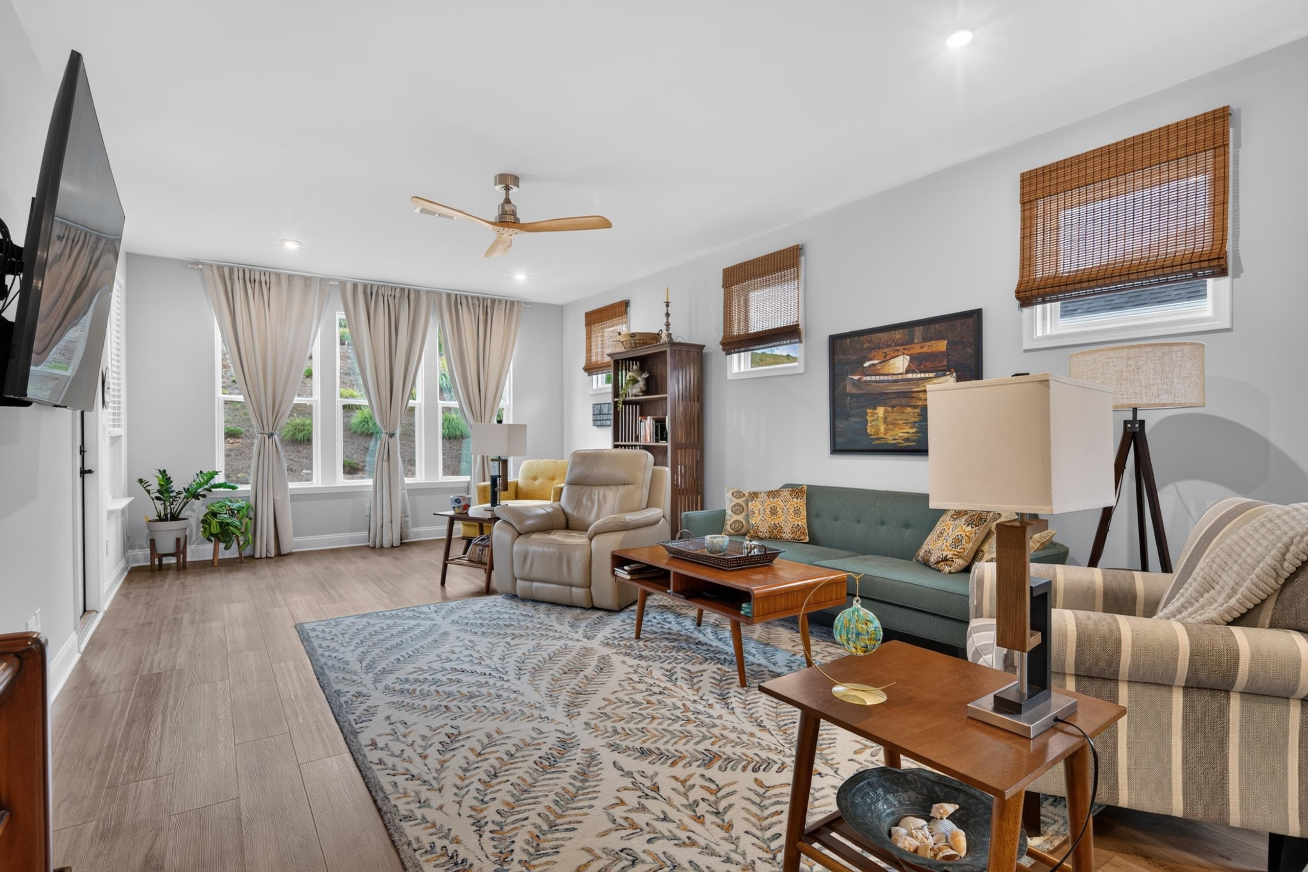 1228 CYPRESS WAY