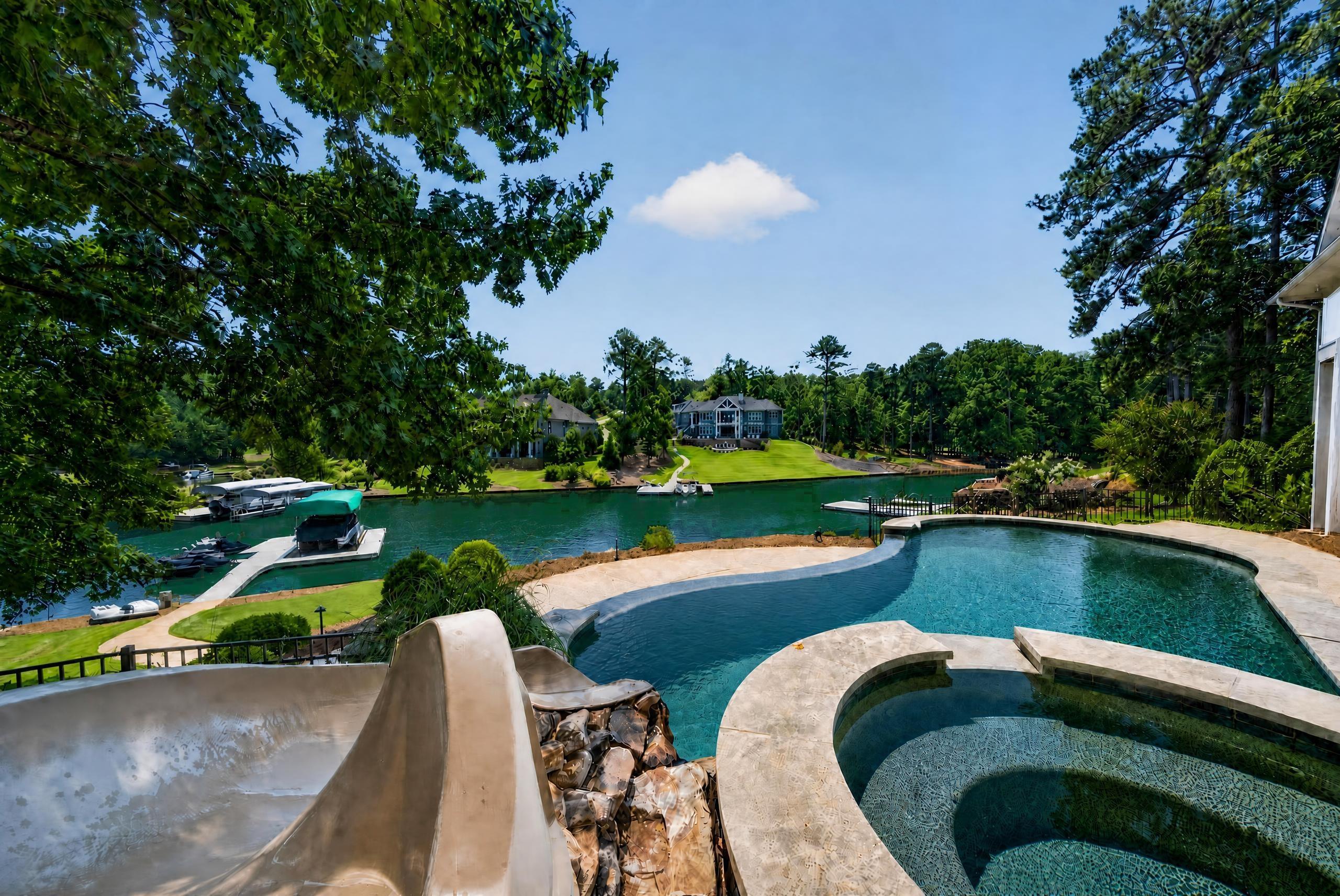 1001 KINGSFORD WAY