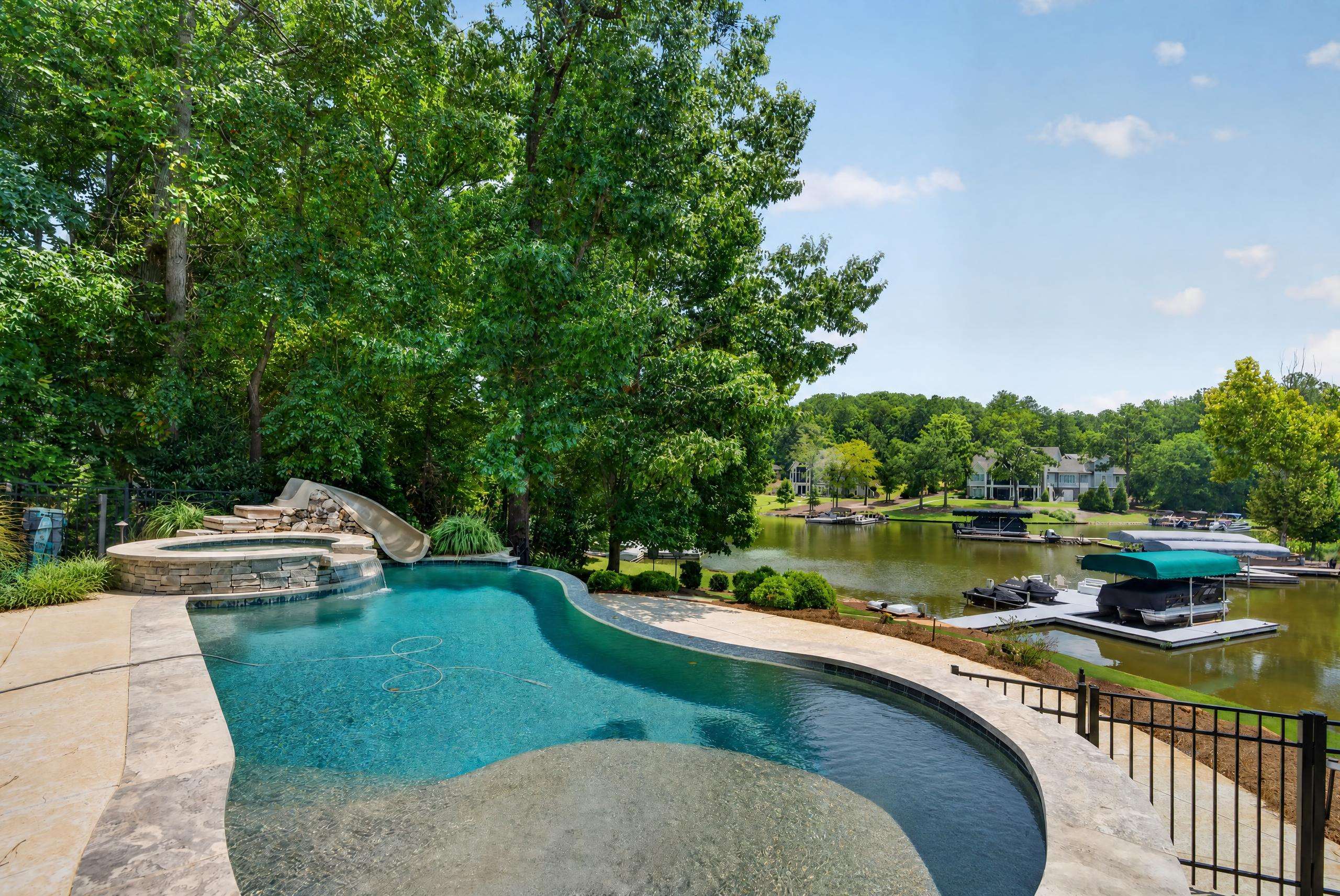 1001 KINGSFORD WAY