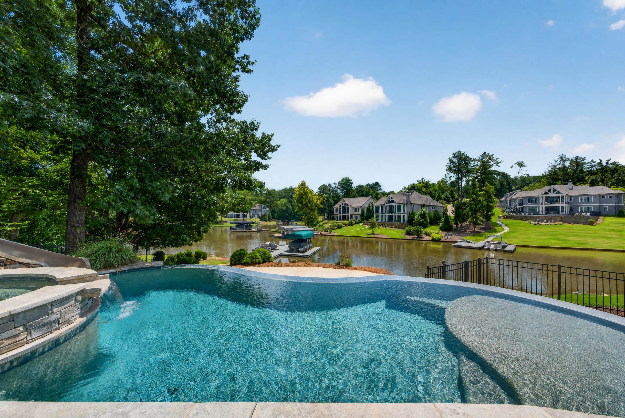 1001 KINGSFORD WAY
