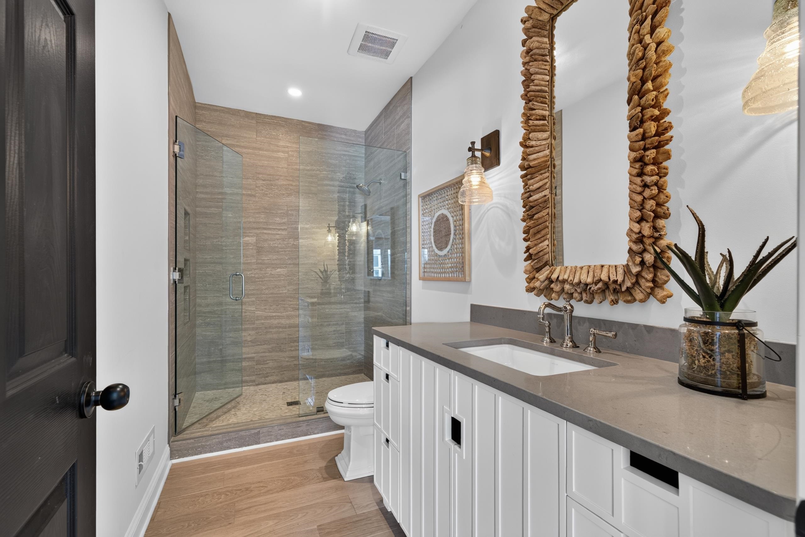 1001 KINGSFORD WAY
