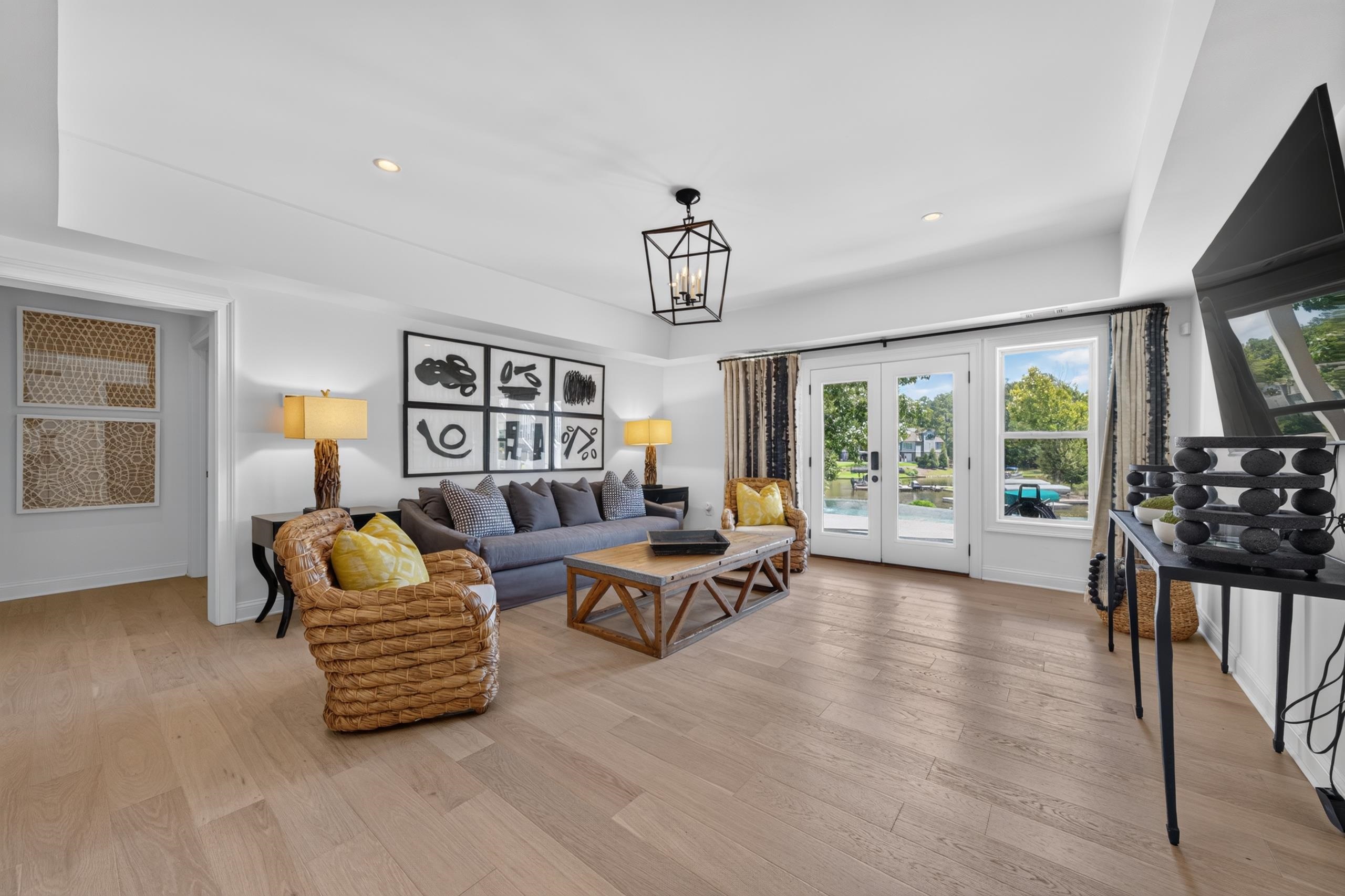 1001 KINGSFORD WAY