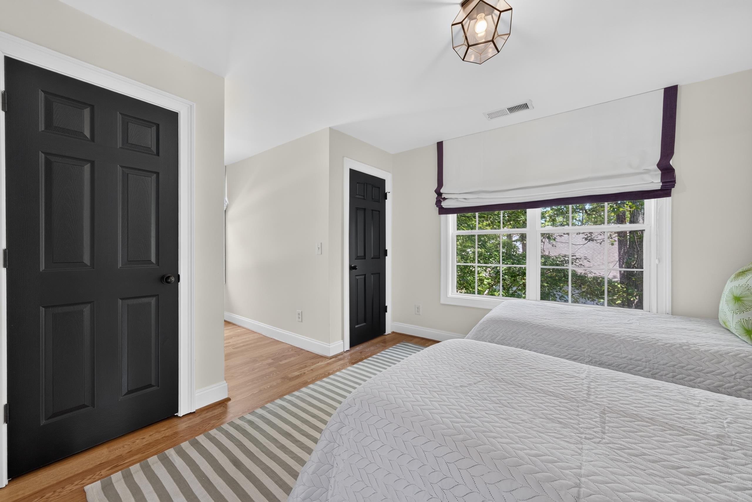 1001 KINGSFORD WAY