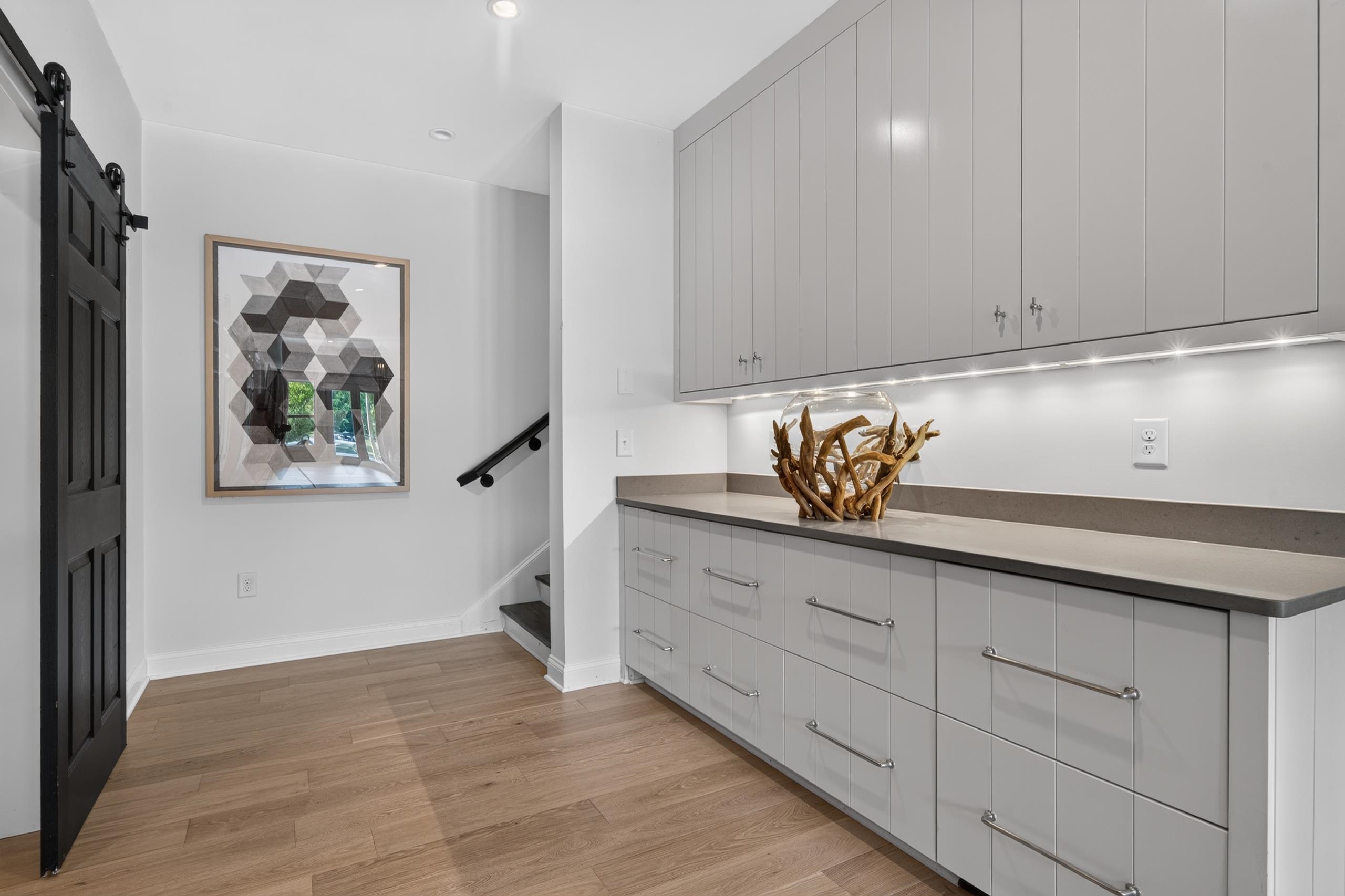 1001 KINGSFORD WAY