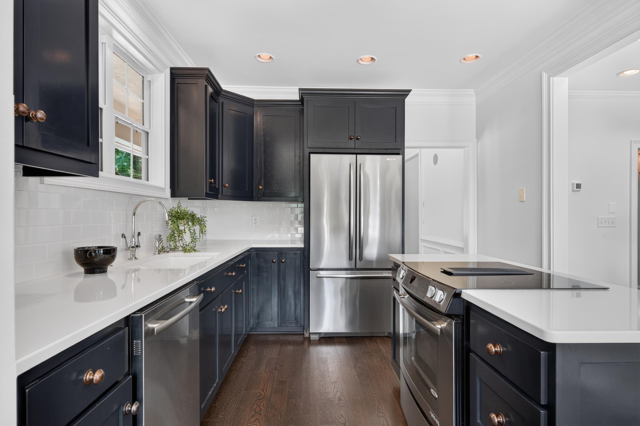 1001 KINGSFORD WAY