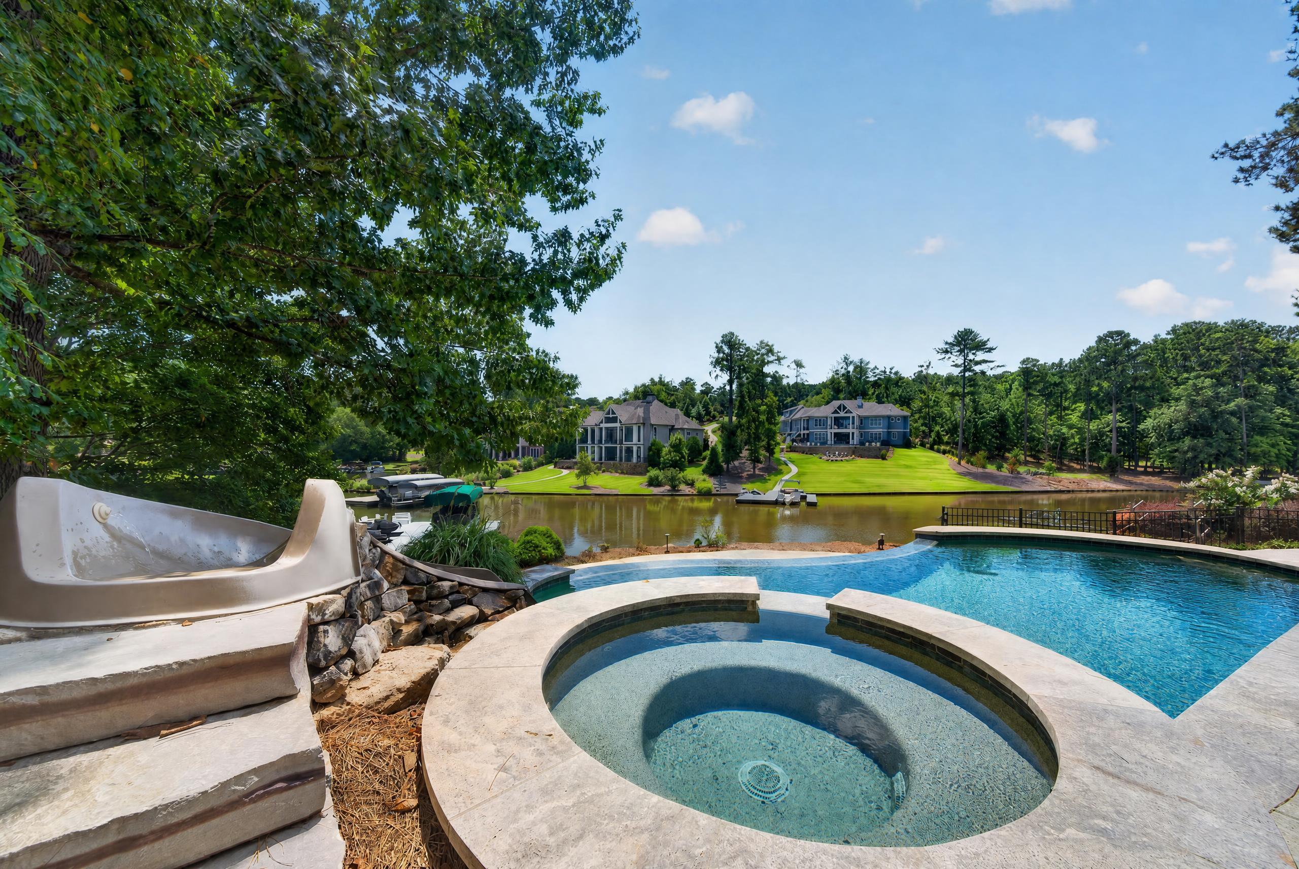 1001 KINGSFORD WAY