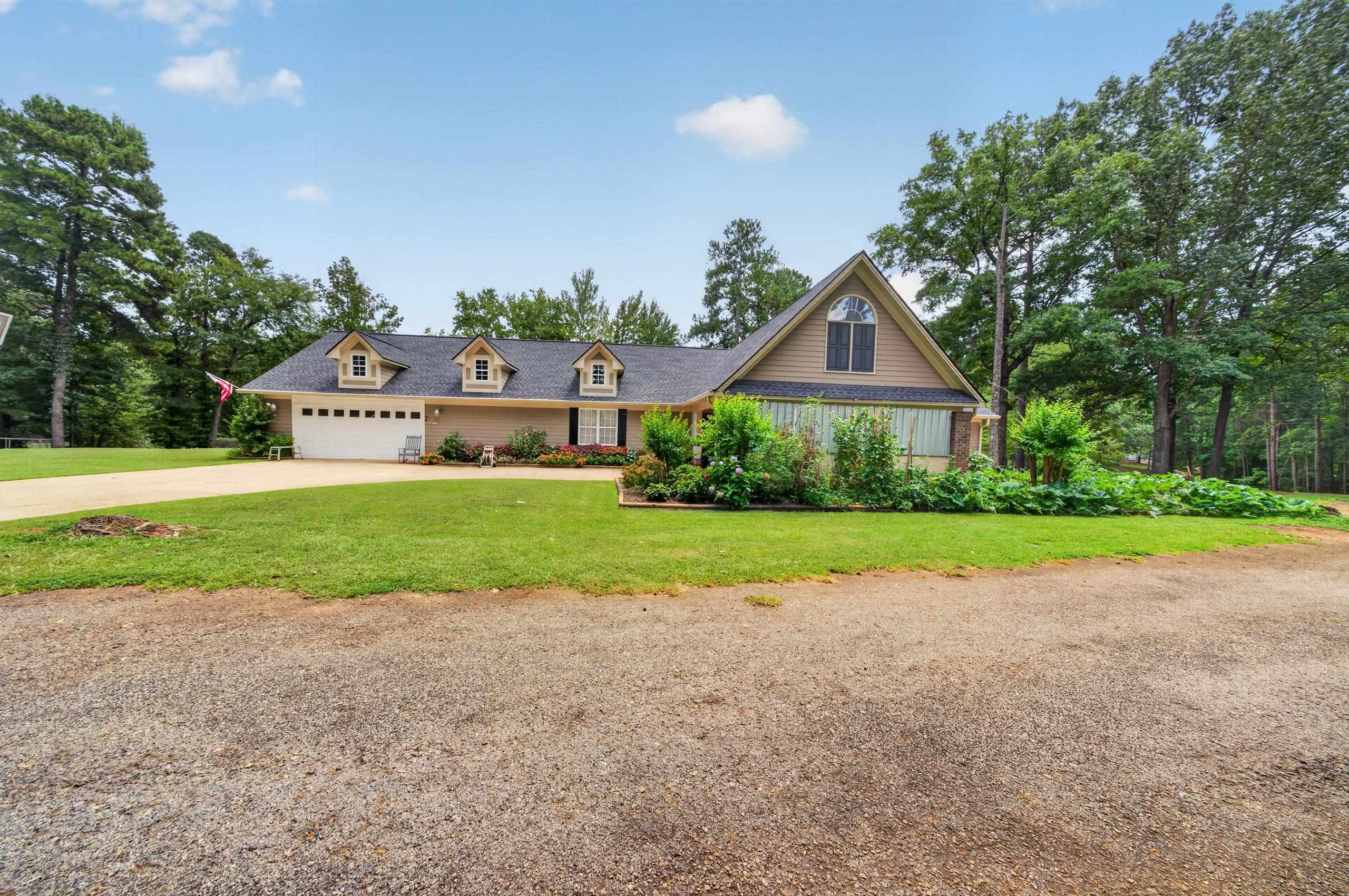 103 N HIDDEN LAKE DRIVE