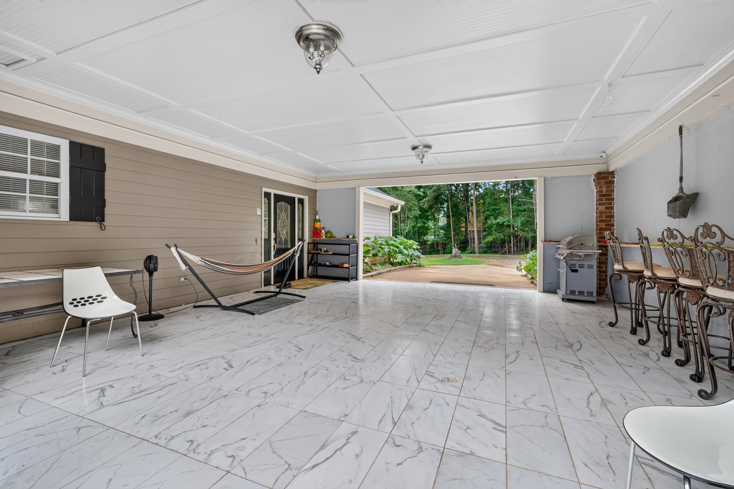 103 N HIDDEN LAKE DRIVE