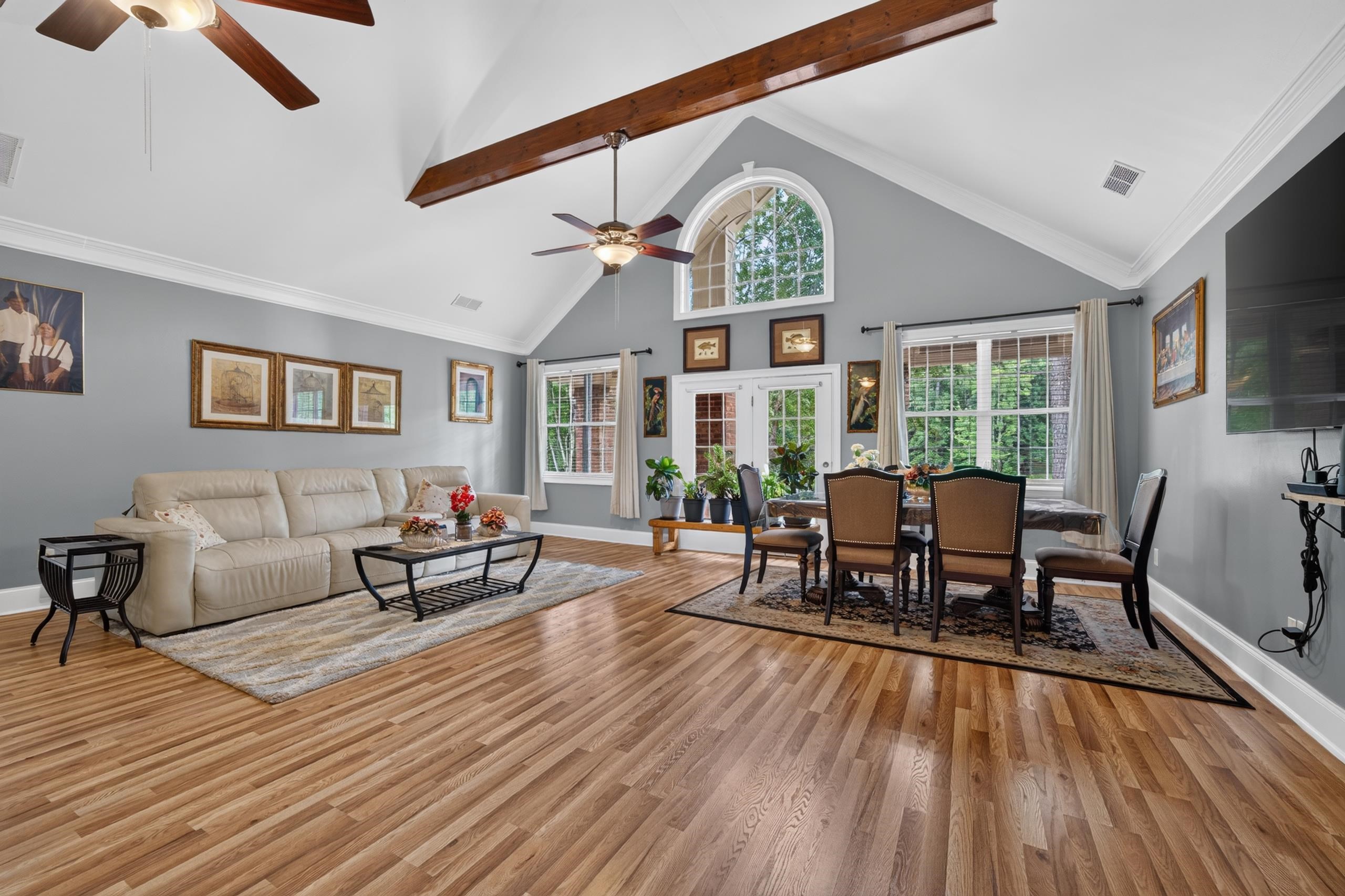 103 N HIDDEN LAKE DRIVE