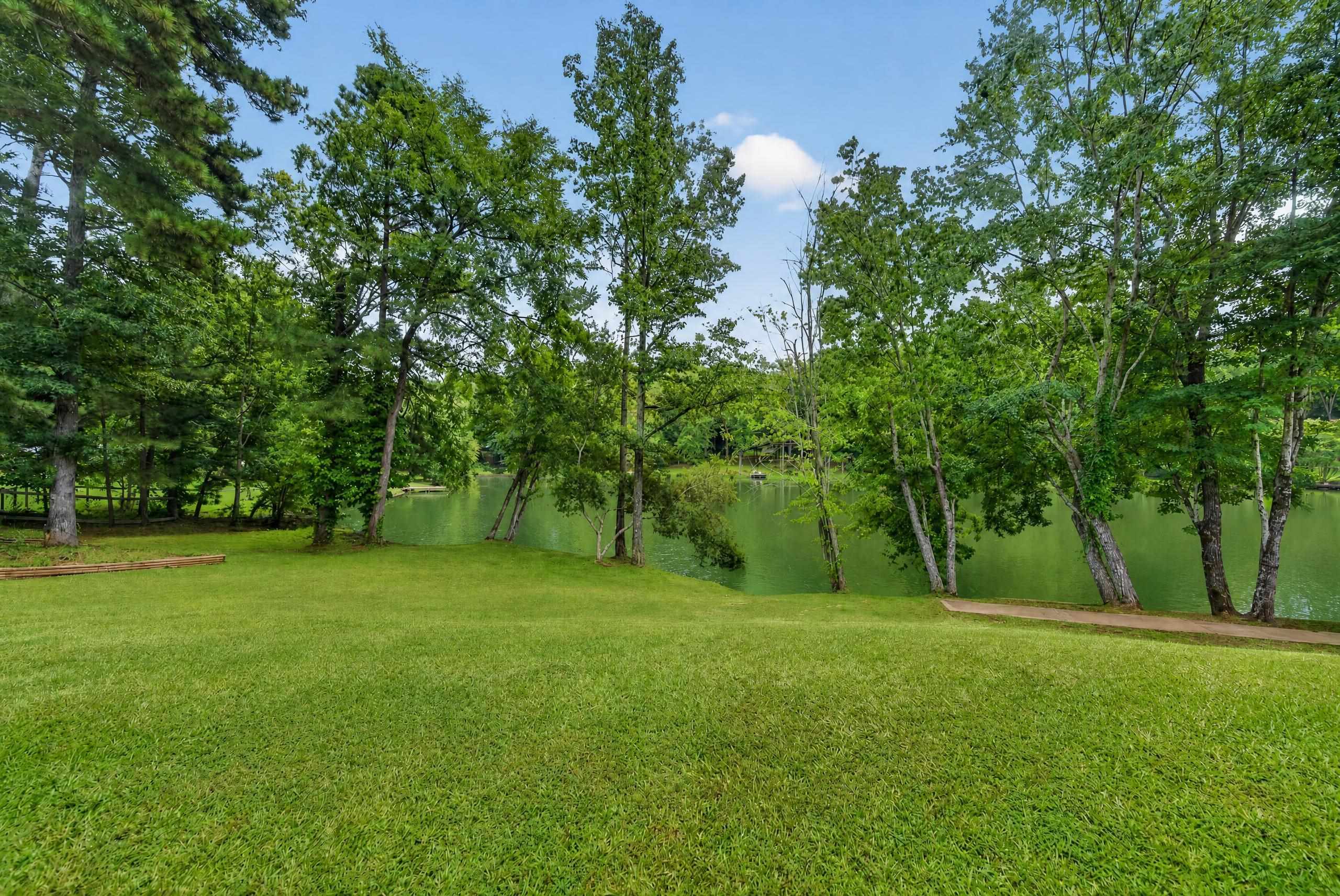 103 N HIDDEN LAKE DRIVE