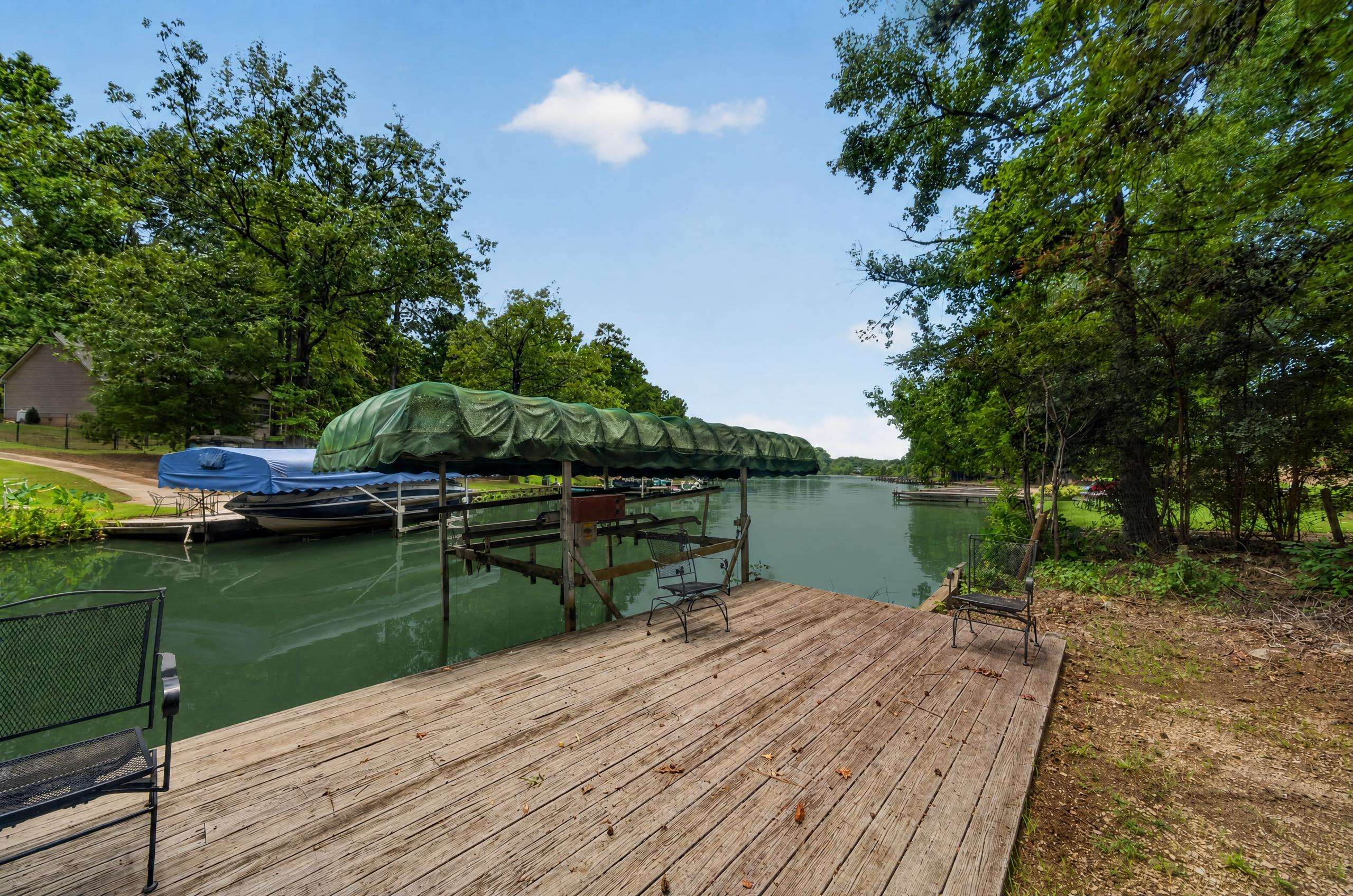 103 N HIDDEN LAKE DRIVE