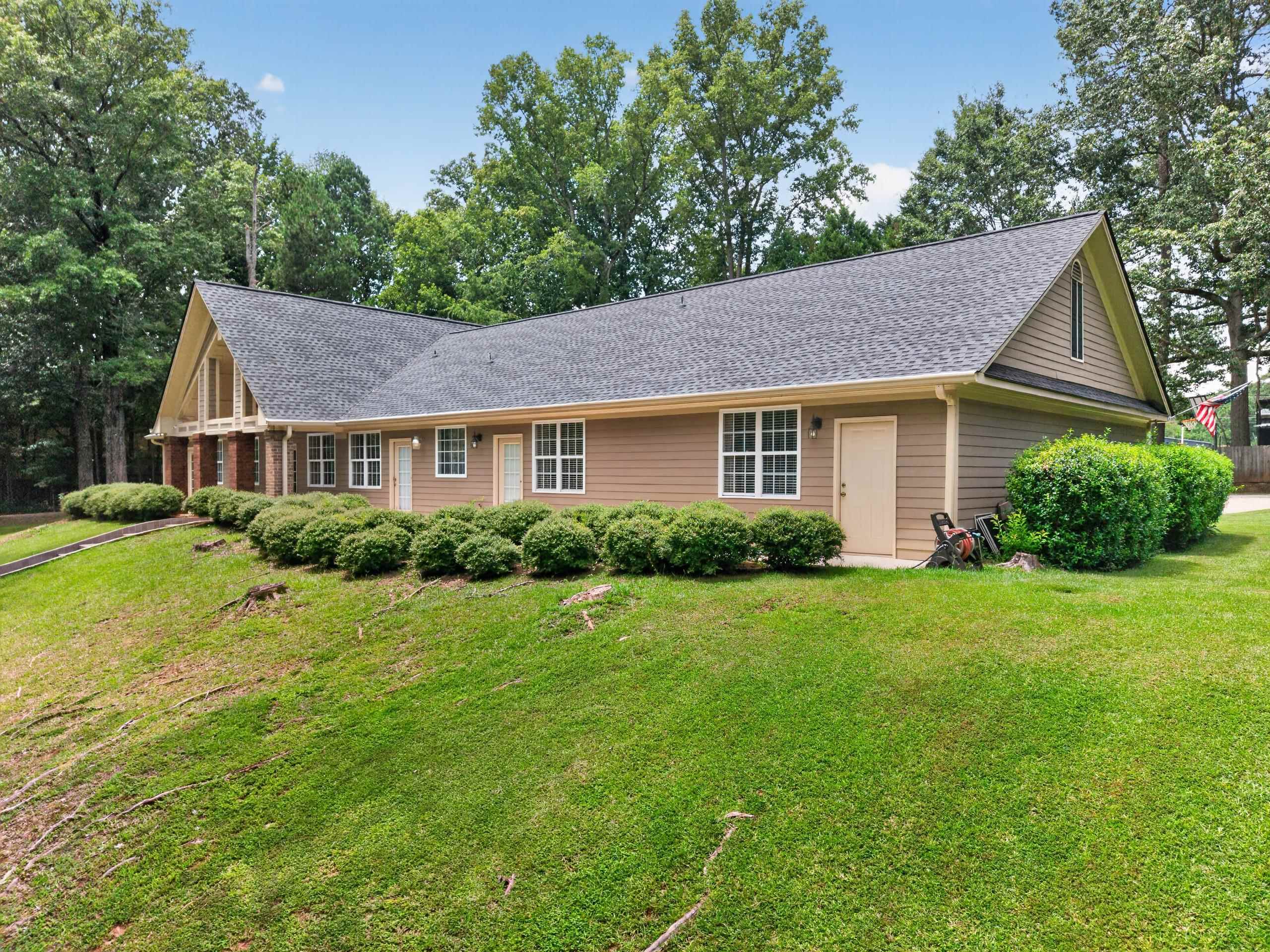 103 N HIDDEN LAKE DRIVE
