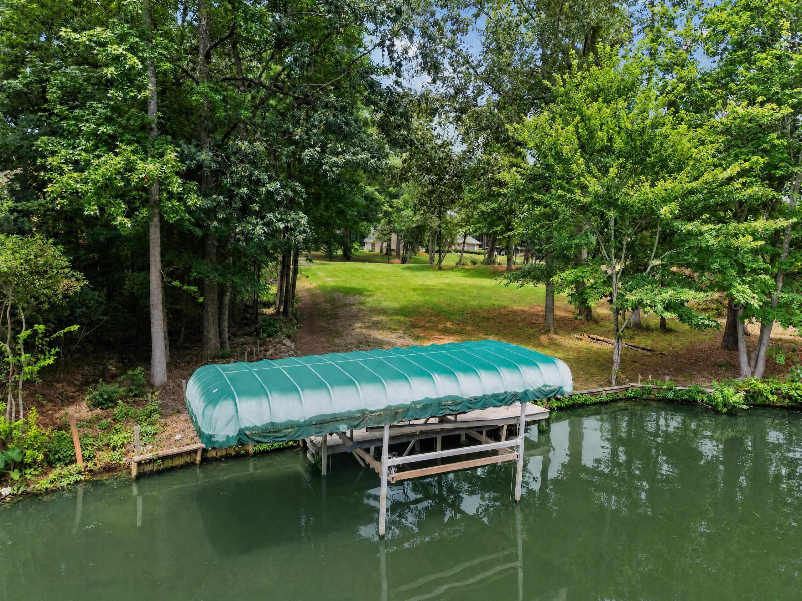 103 N HIDDEN LAKE DRIVE