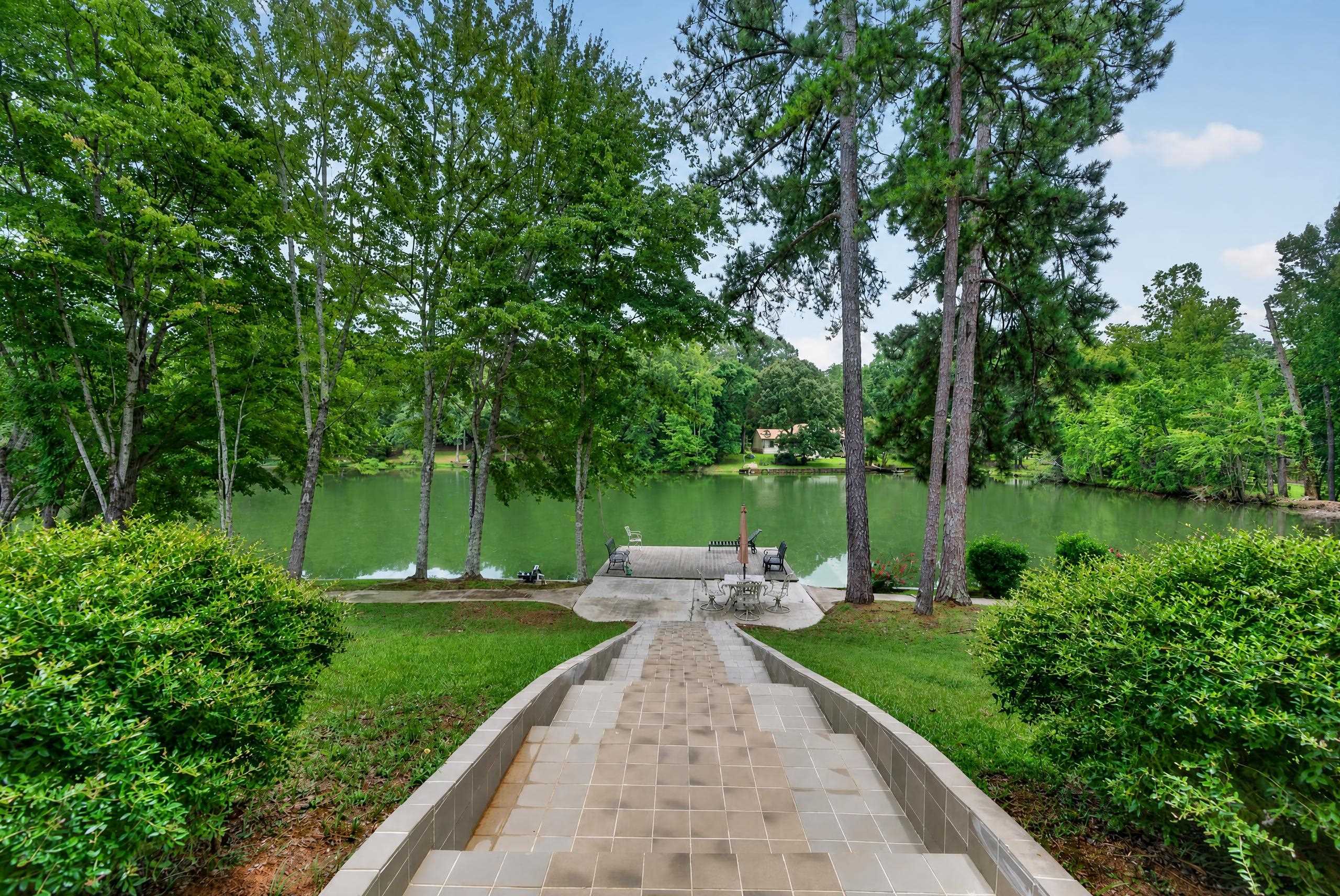 103 N HIDDEN LAKE DRIVE