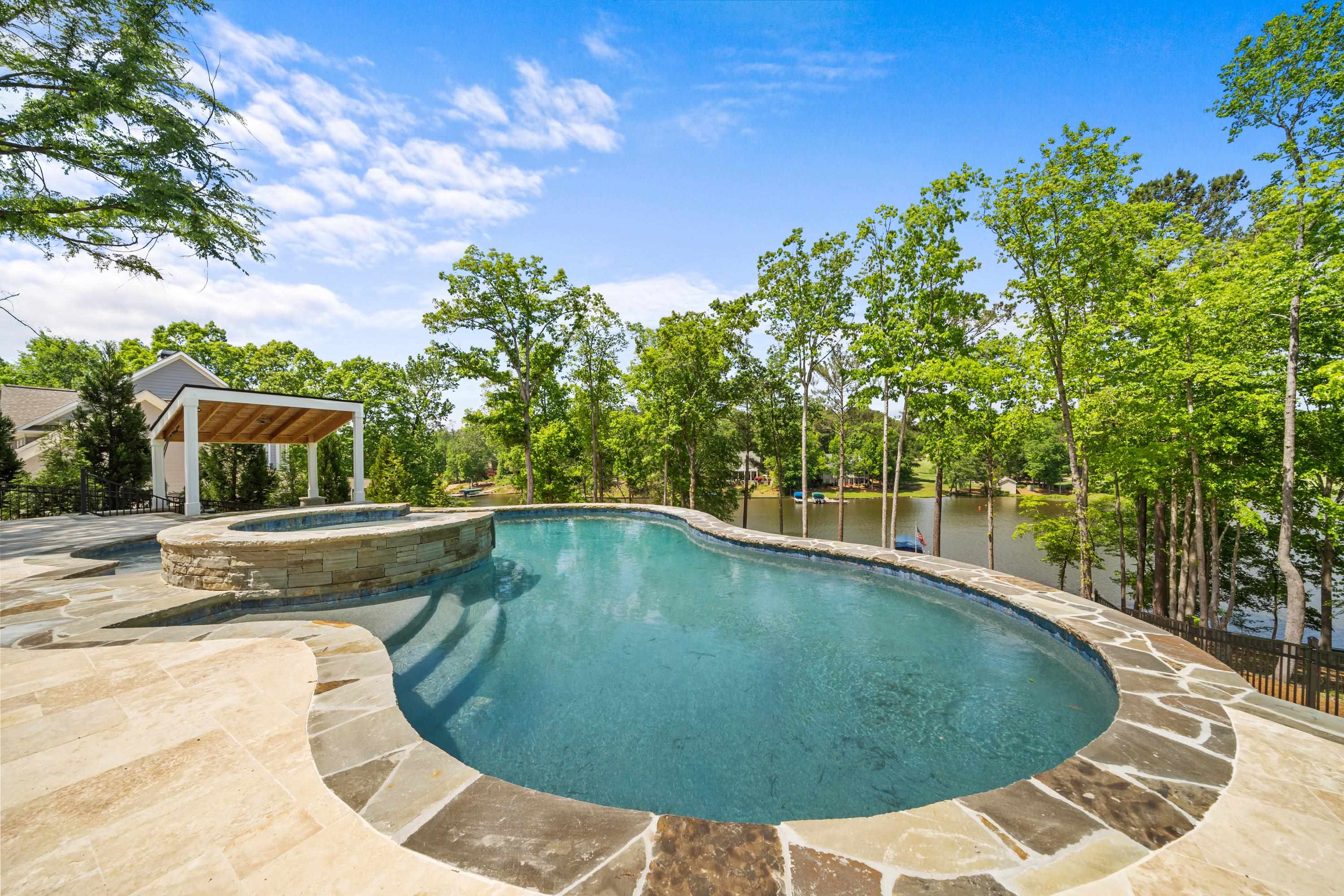 2691 CLUB DRIVE