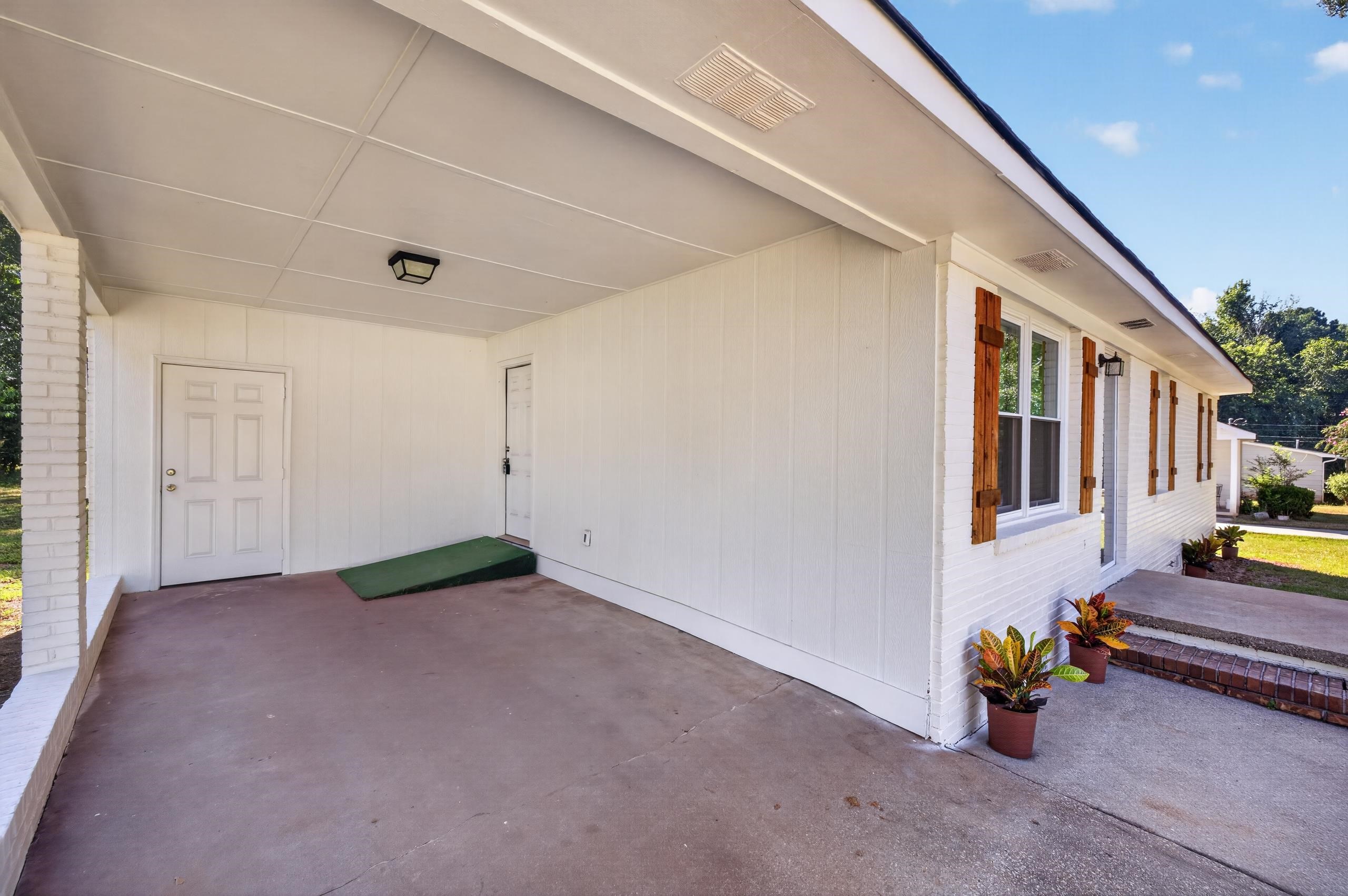1015 HIGHLAND AVENUE