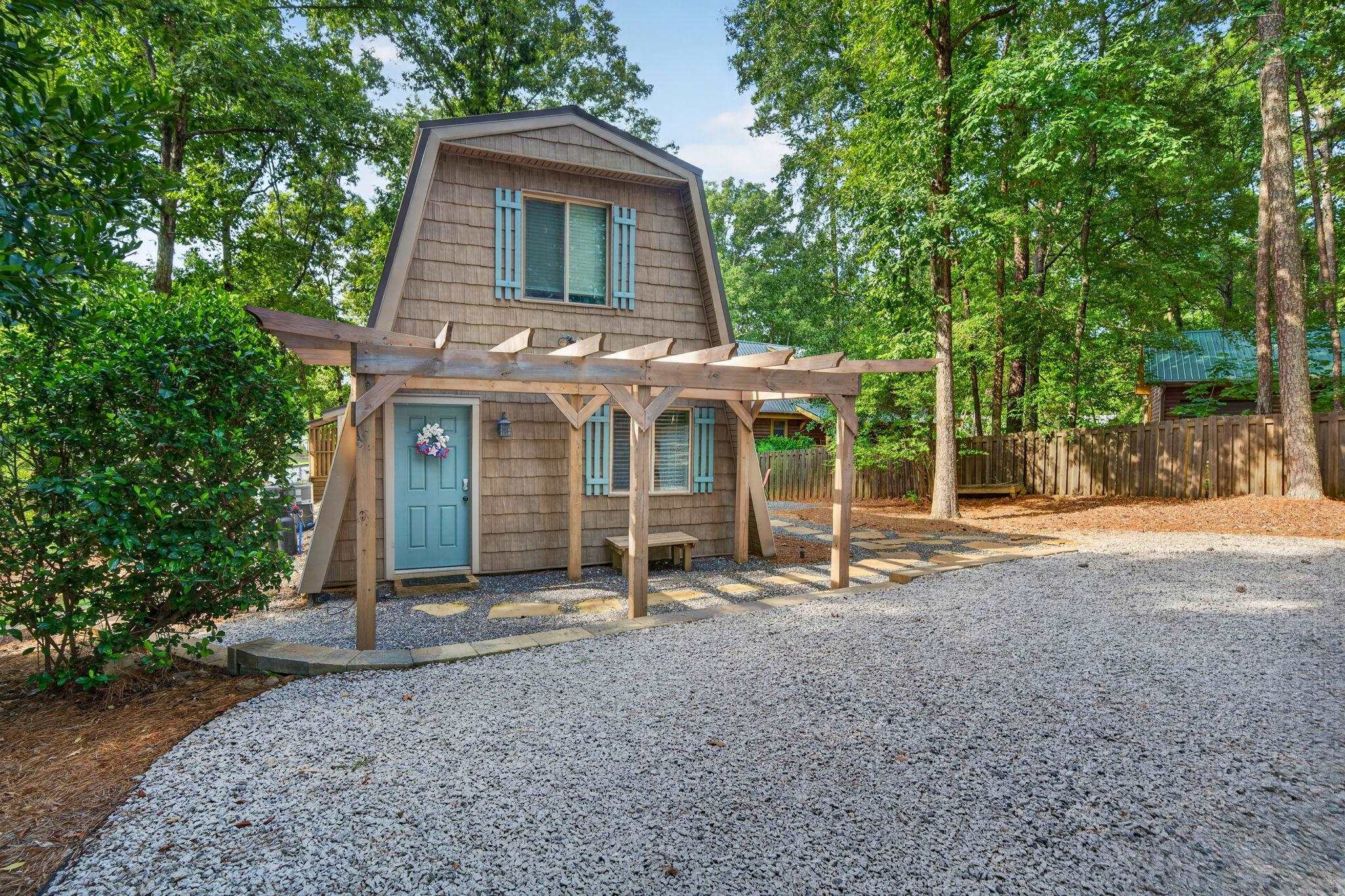 1000 TREE-A-COON PLACE