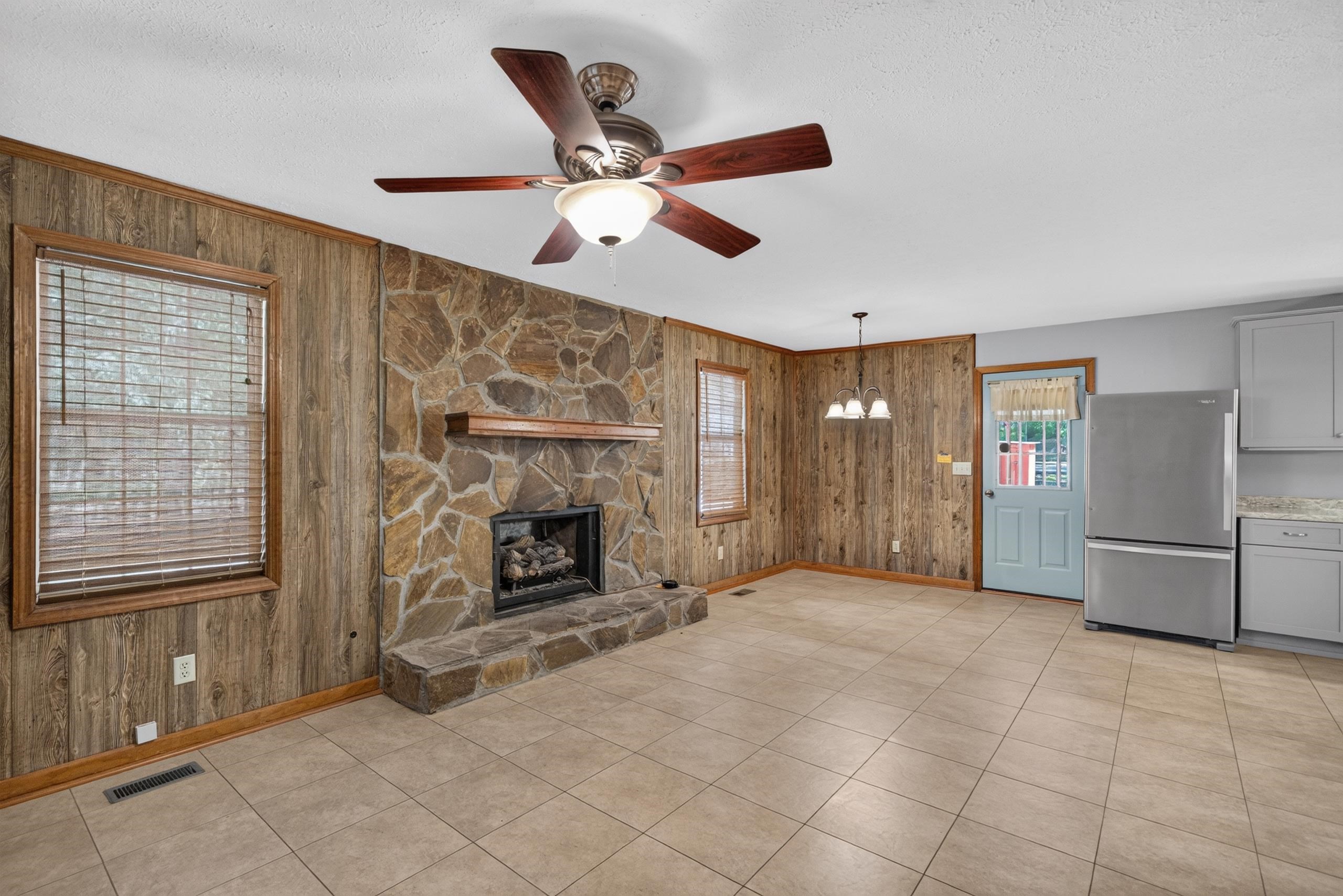 923 CROOKED CREEK ROAD