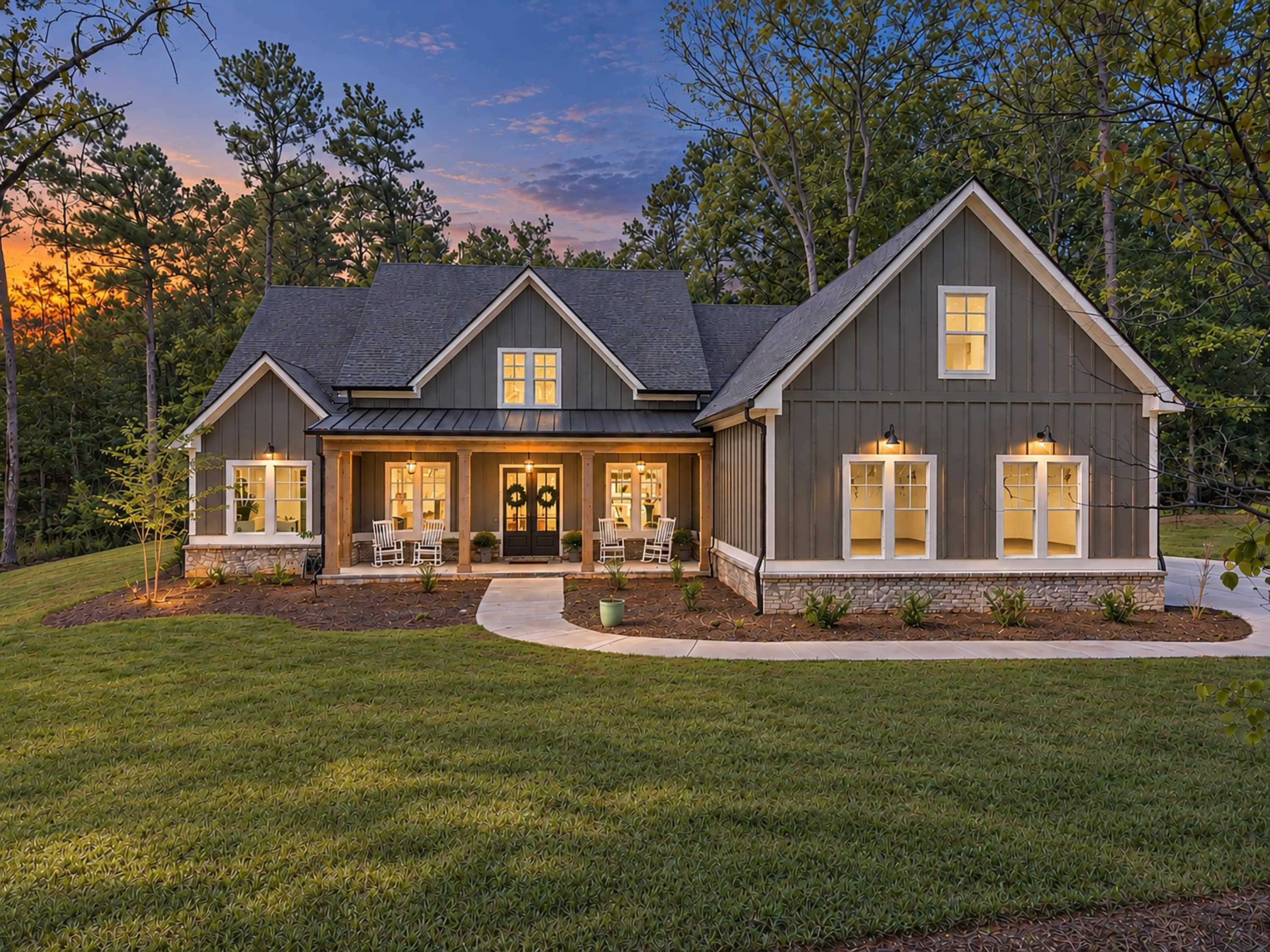 1011 PEACHTREE COURT