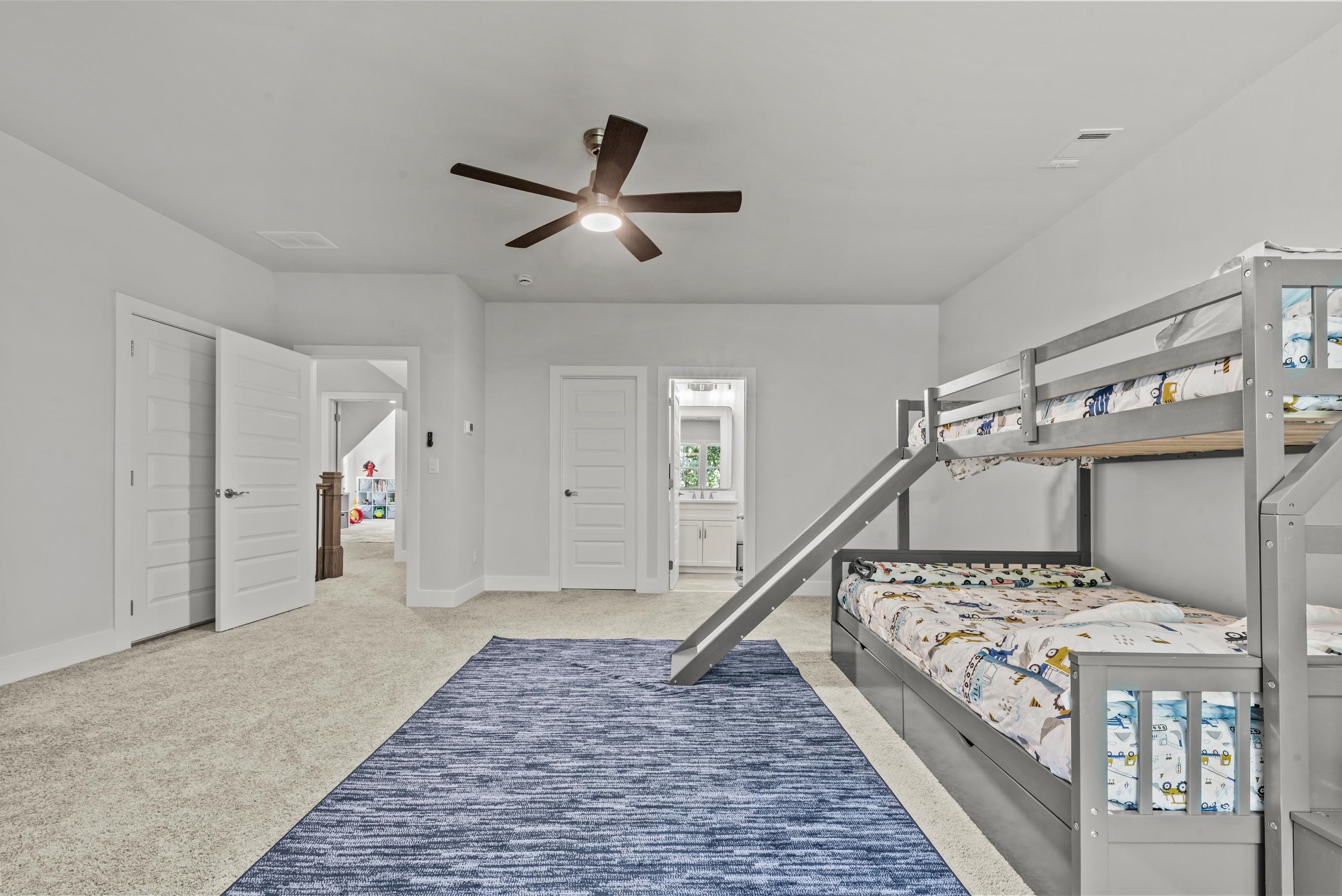 1011 PEACHTREE COURT