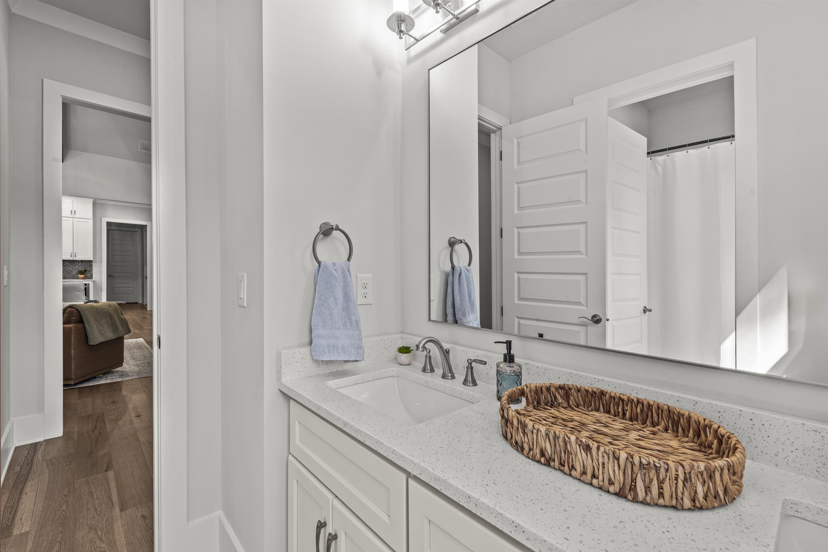 1011 PEACHTREE COURT