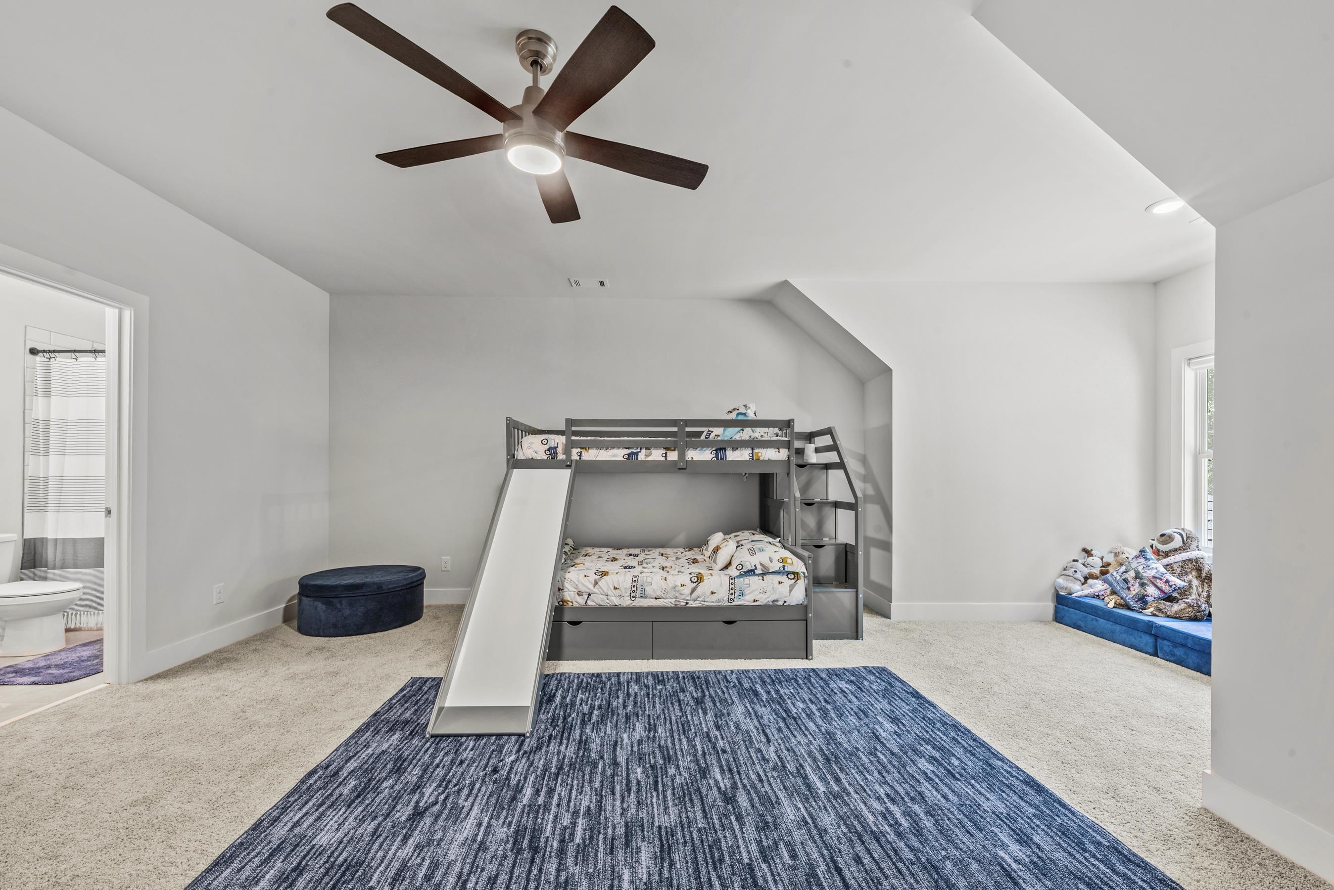 1011 PEACHTREE COURT
