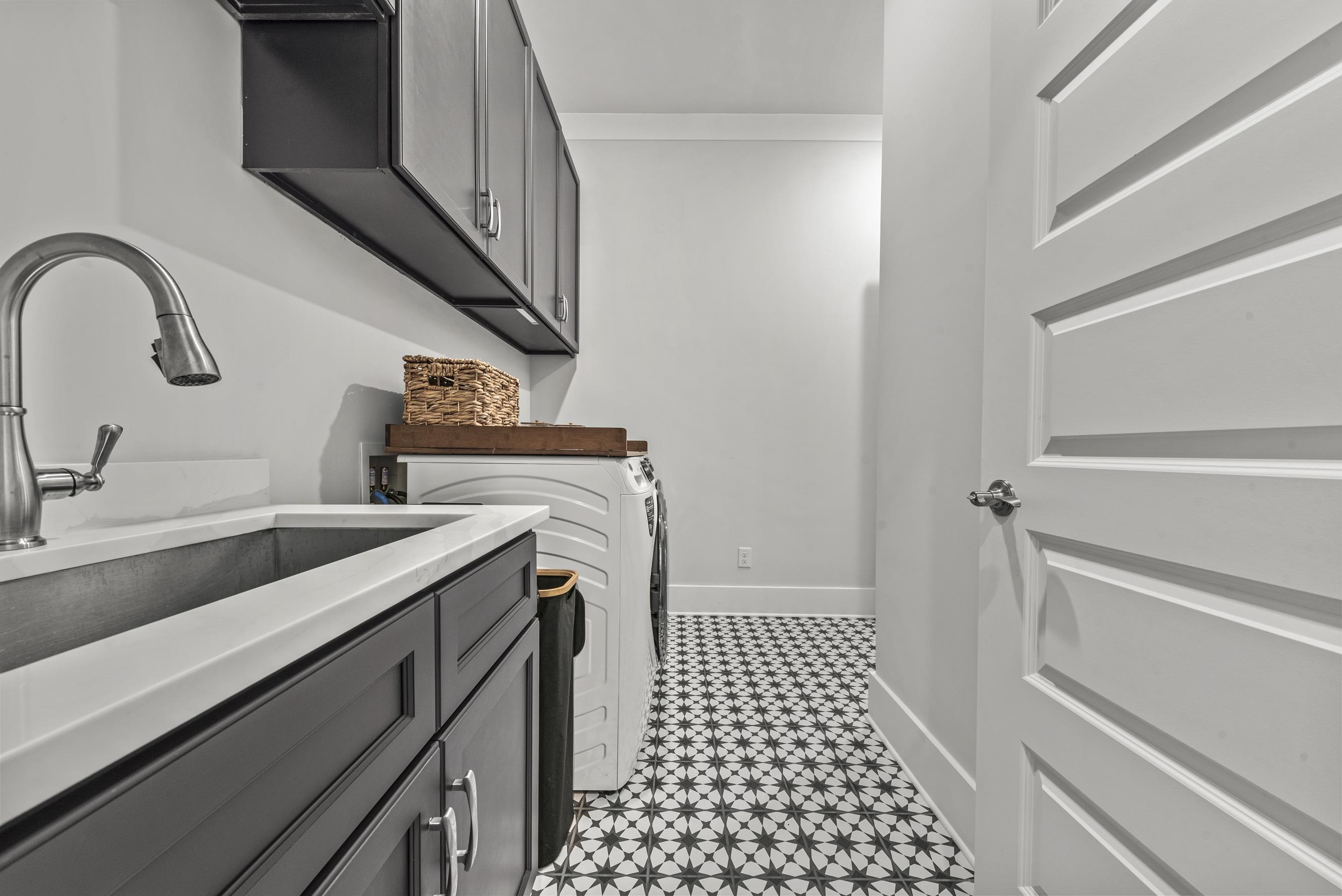 1011 PEACHTREE COURT