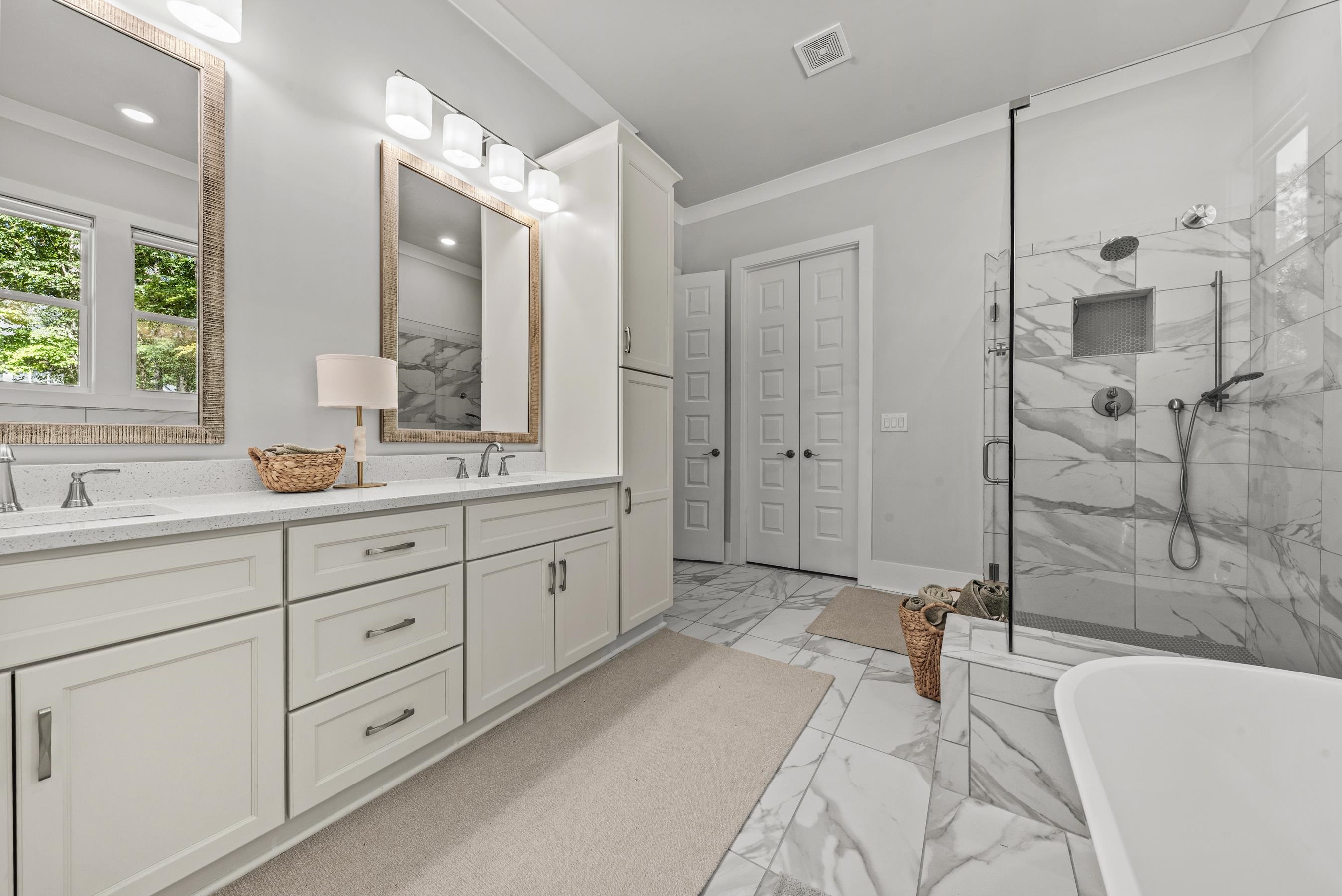 1011 PEACHTREE COURT