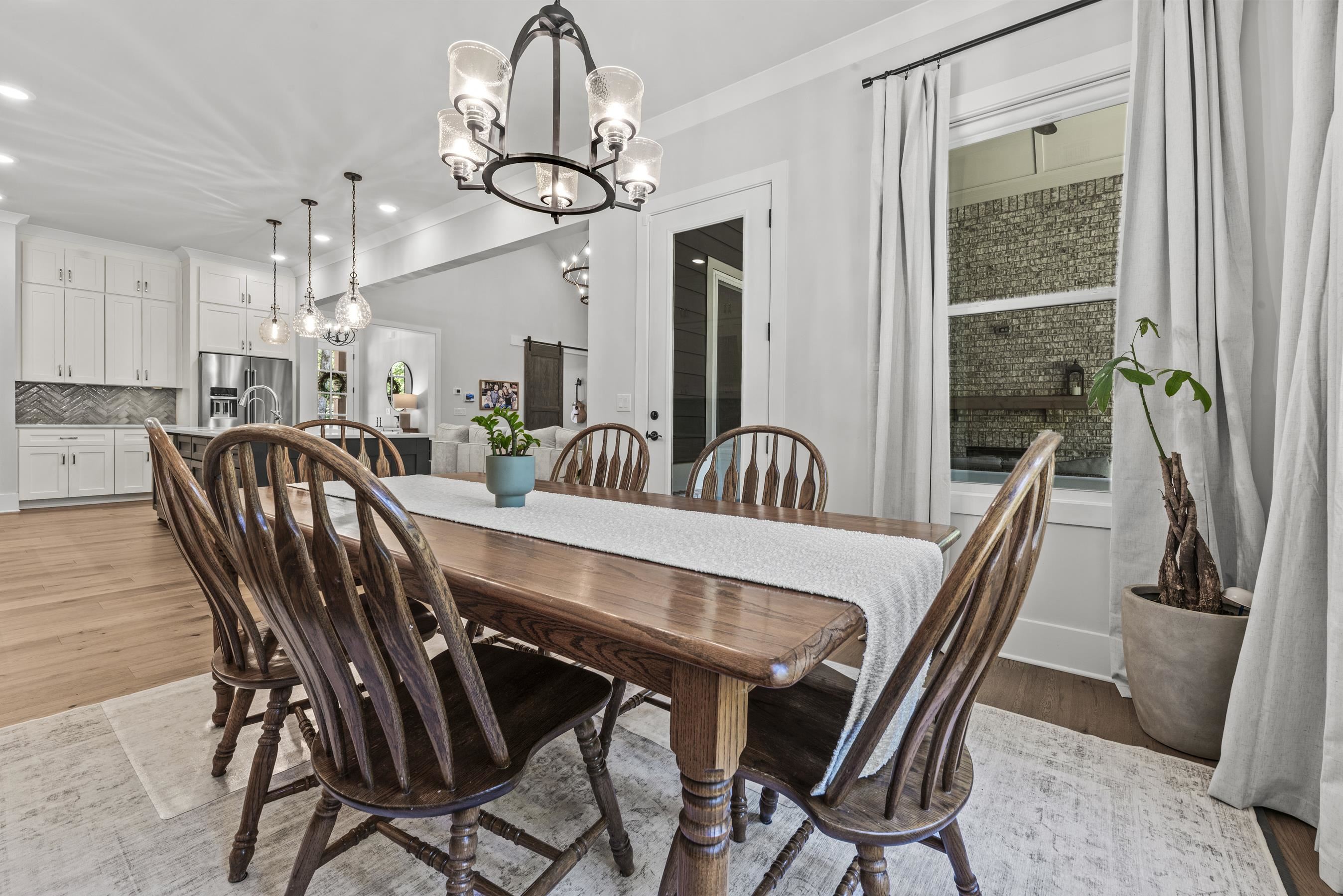 1011 PEACHTREE COURT