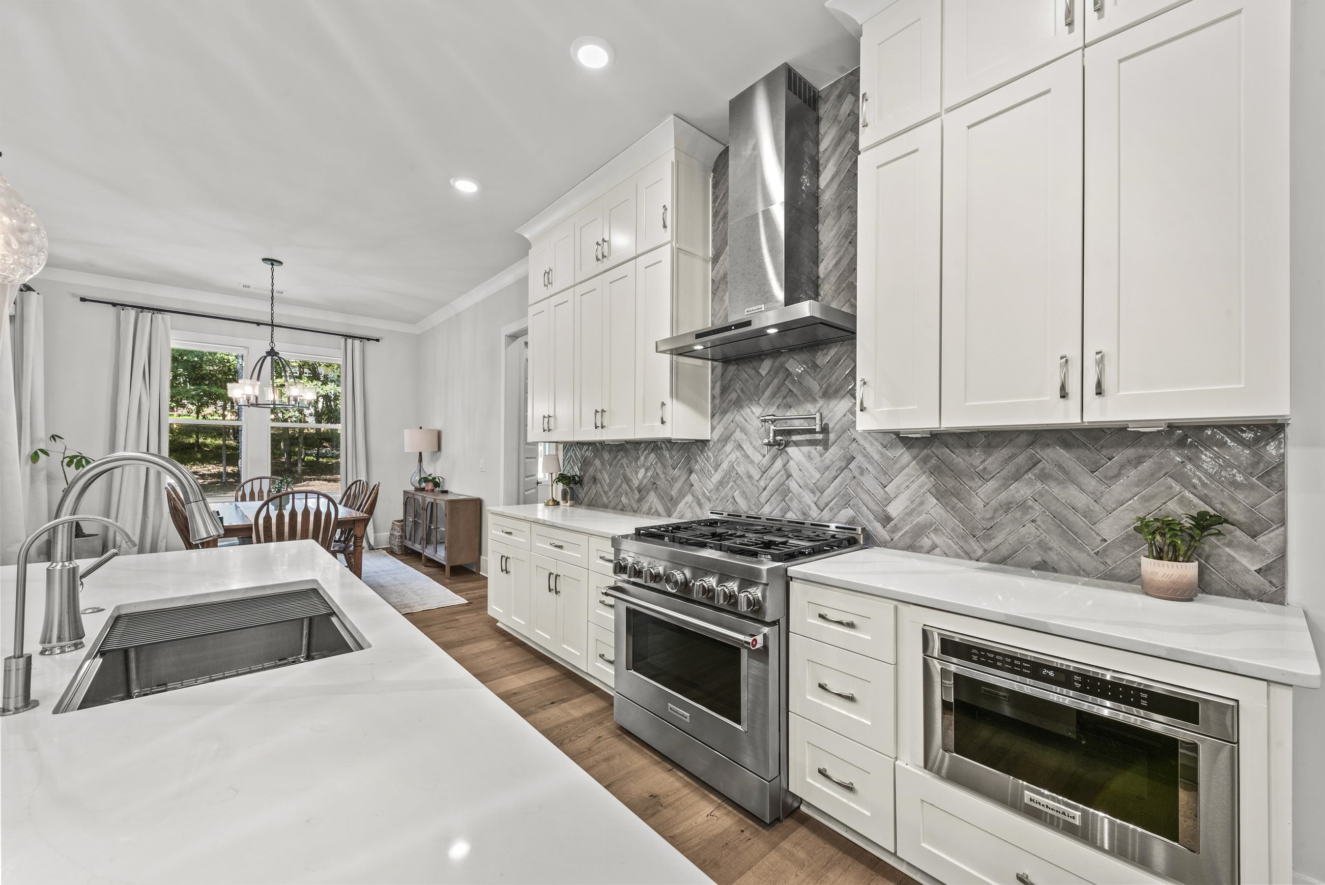 1011 PEACHTREE COURT