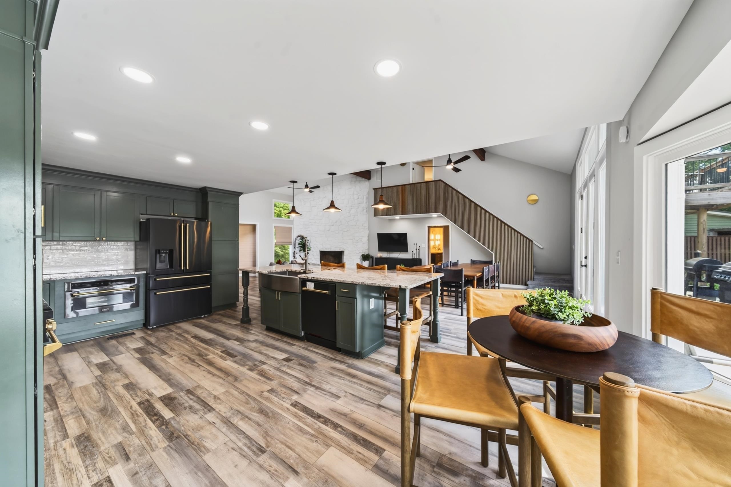 242 LOCH WAY