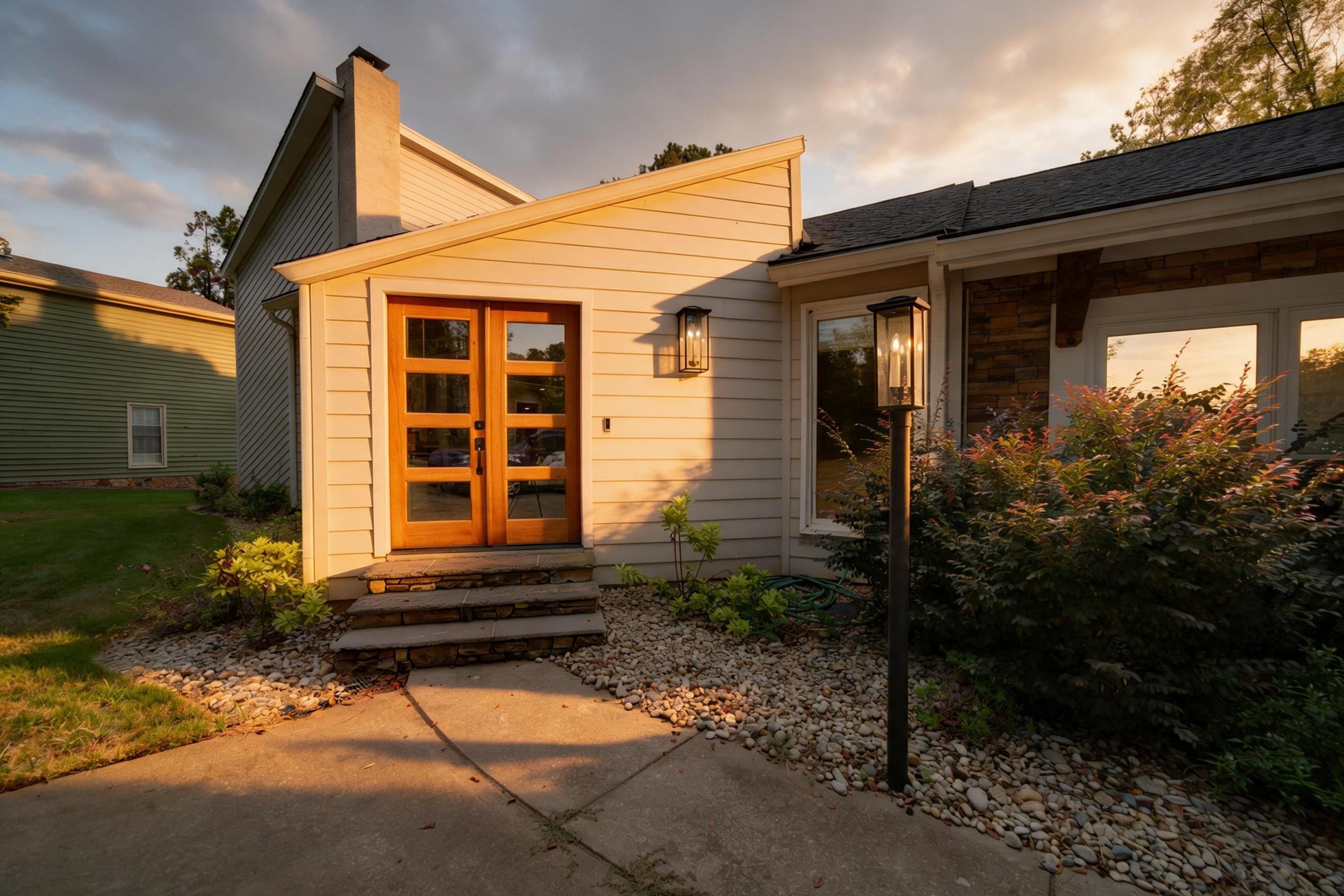 242 LOCH WAY