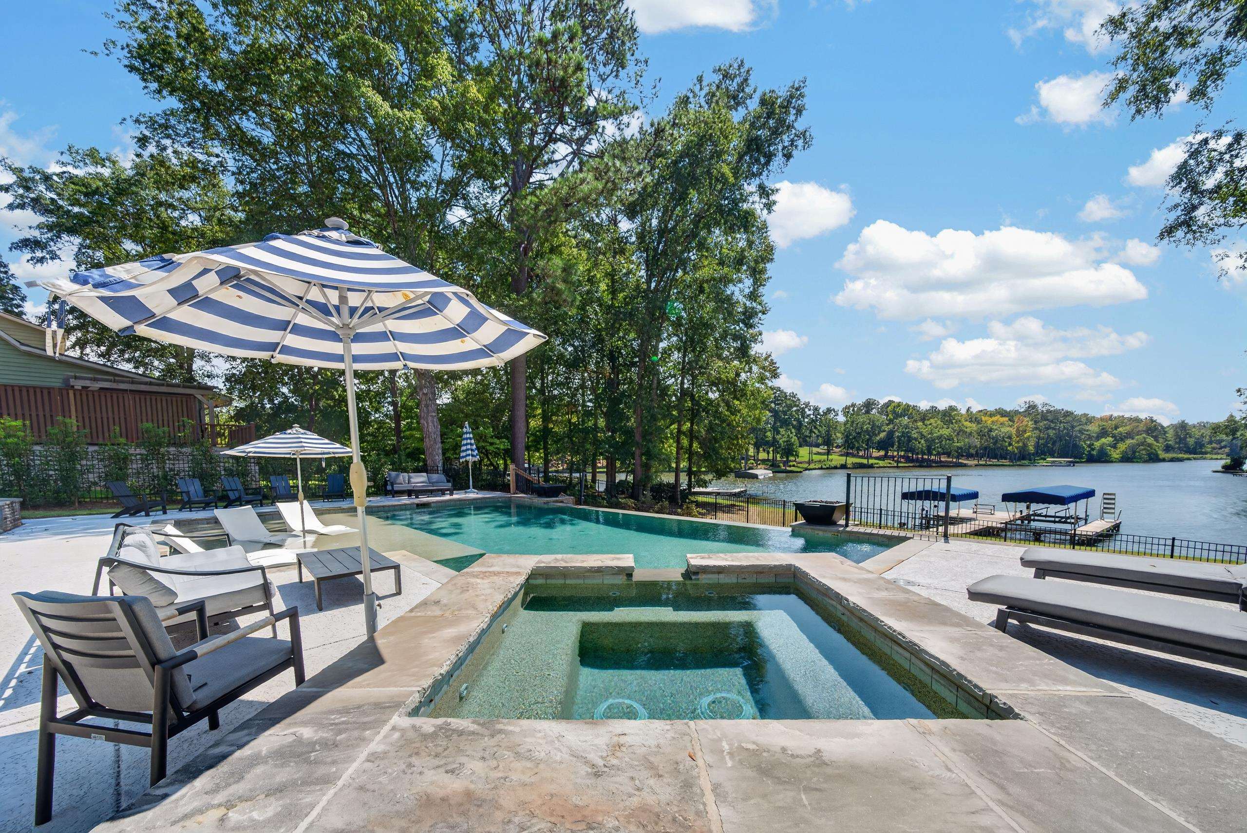242 LOCH WAY