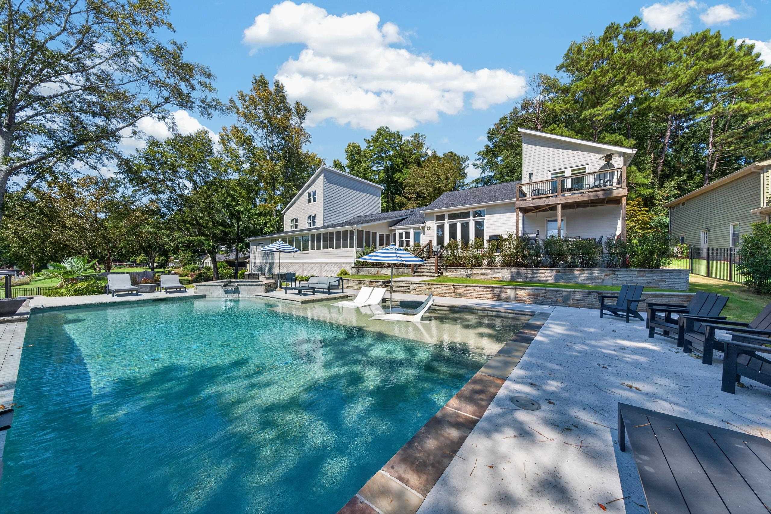 242 LOCH WAY
