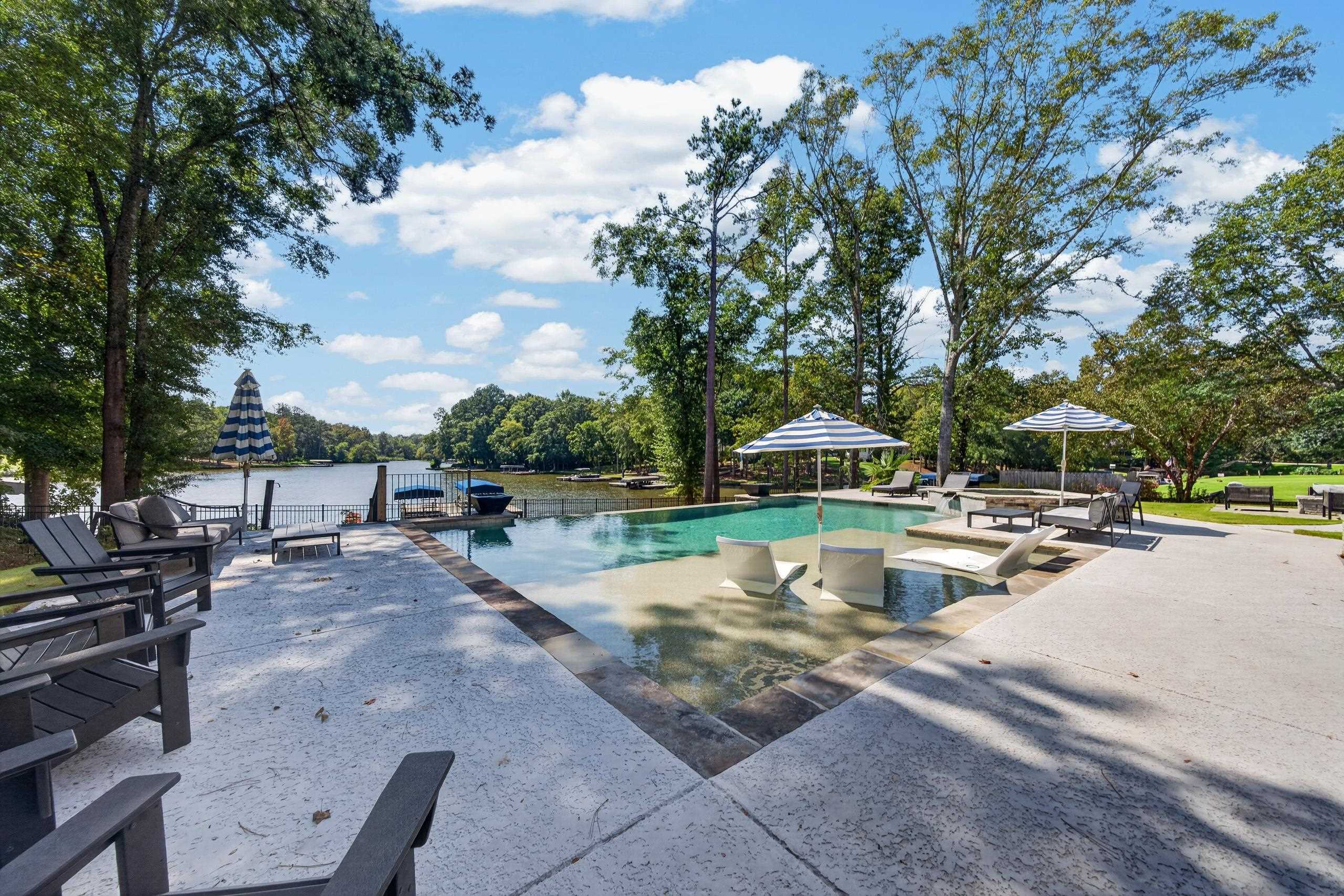 242 LOCH WAY