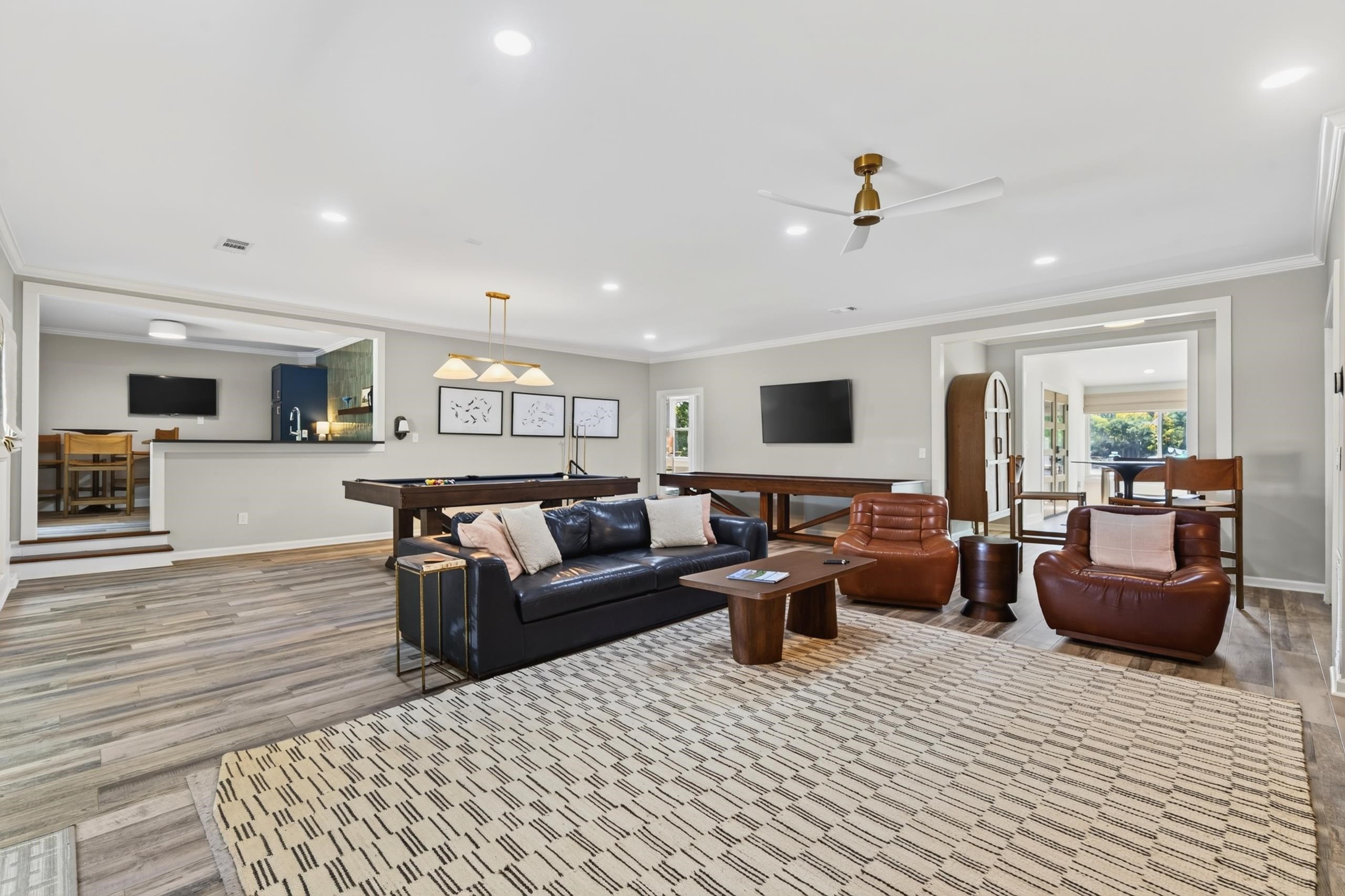 242 LOCH WAY