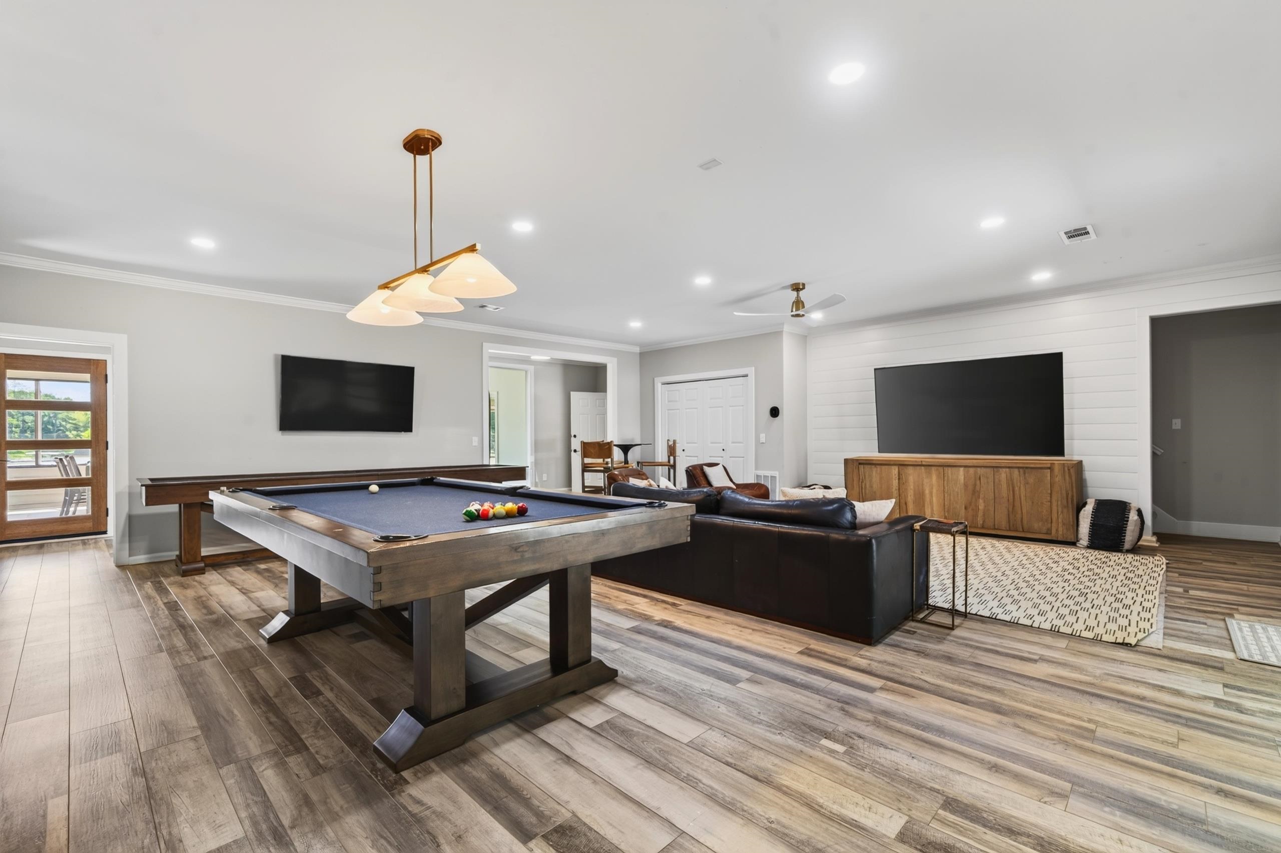 242 LOCH WAY
