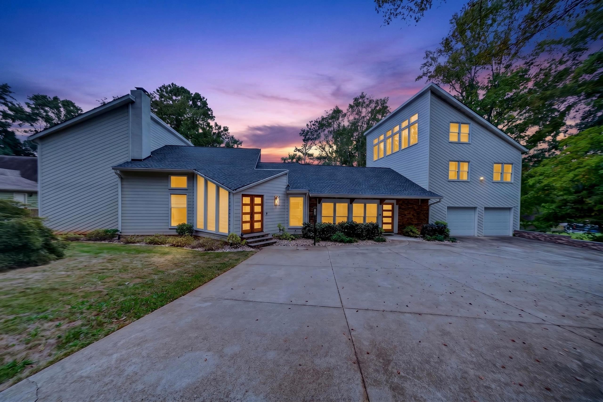 242 LOCH WAY