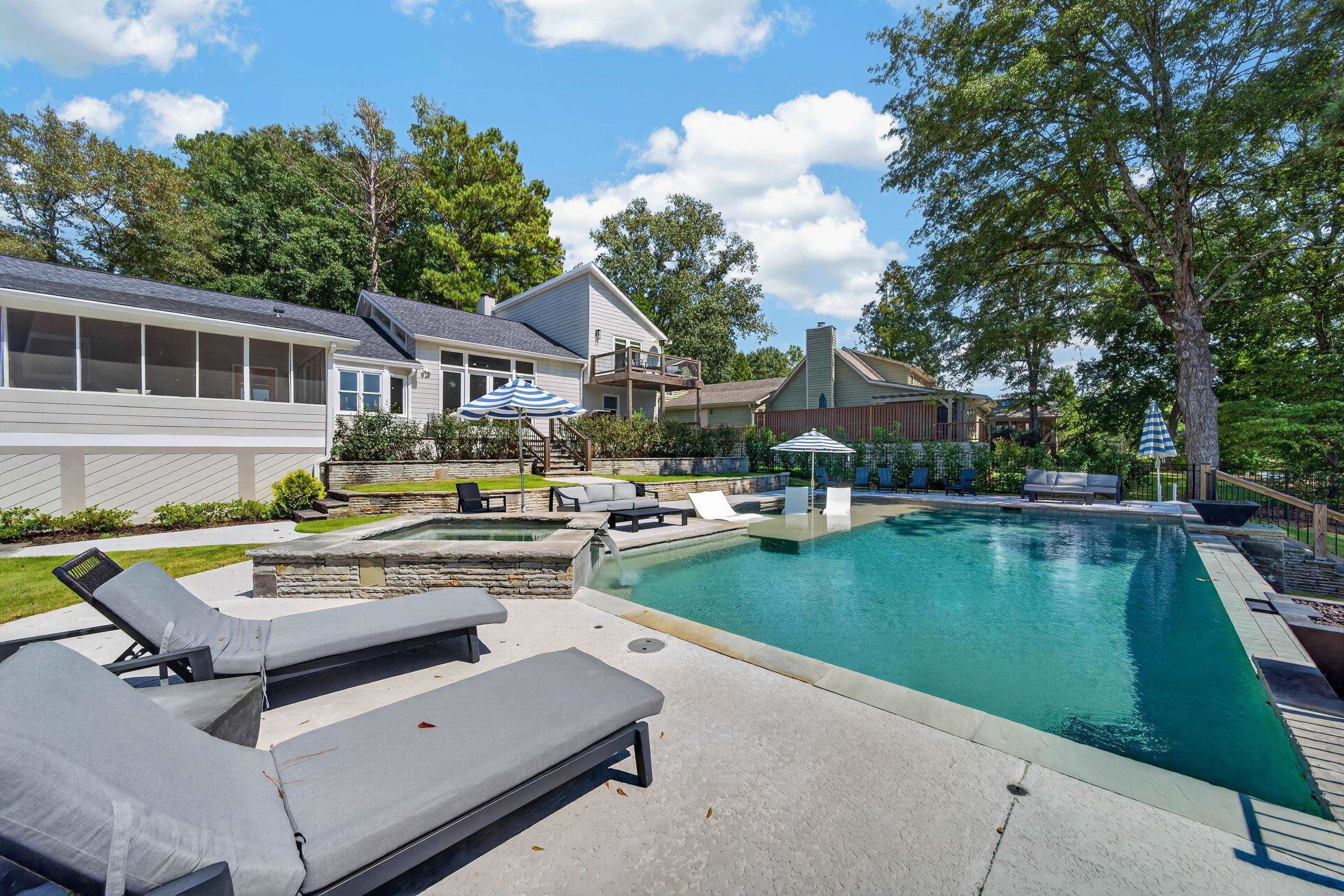 242 LOCH WAY