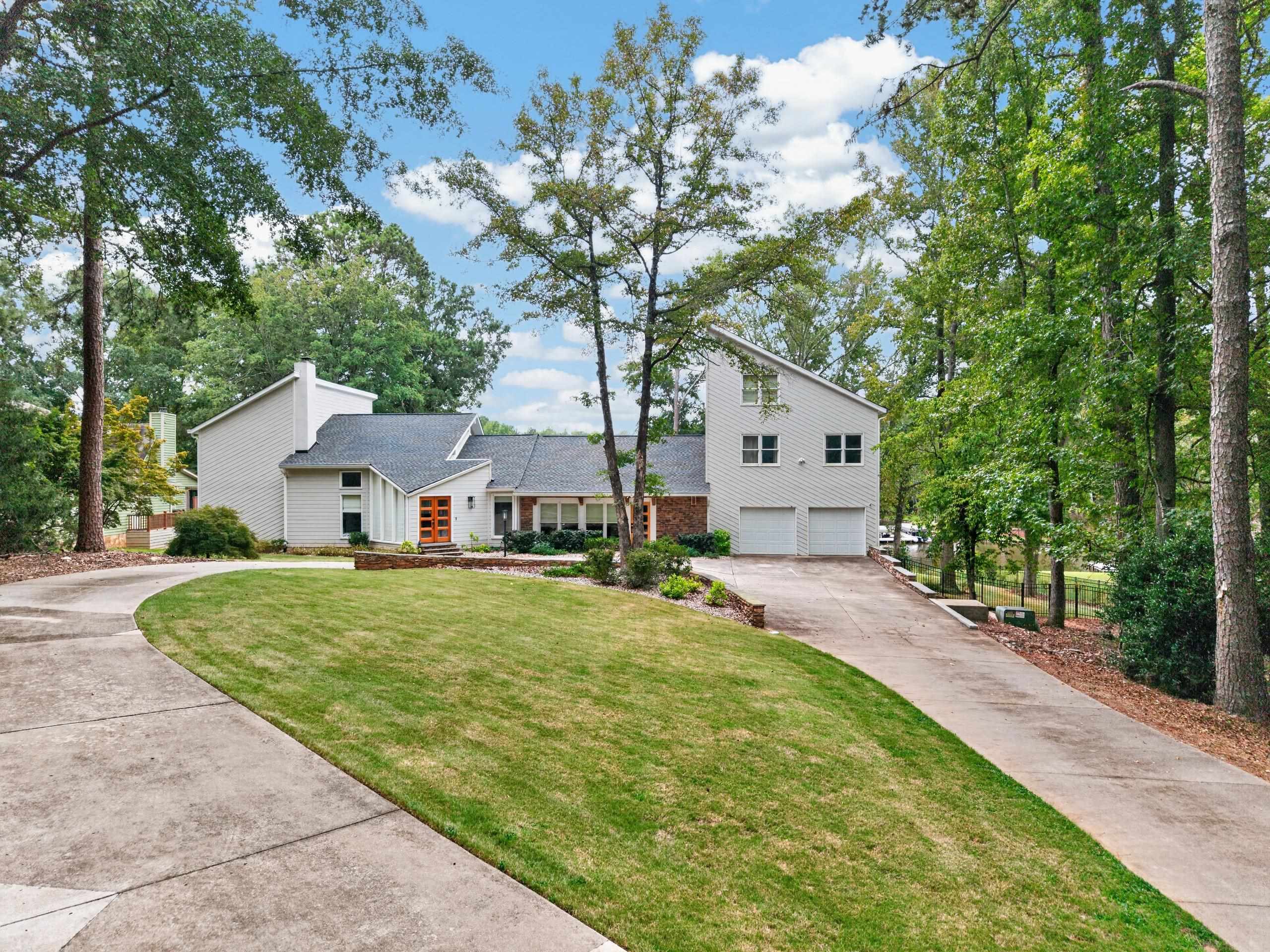 242 LOCH WAY